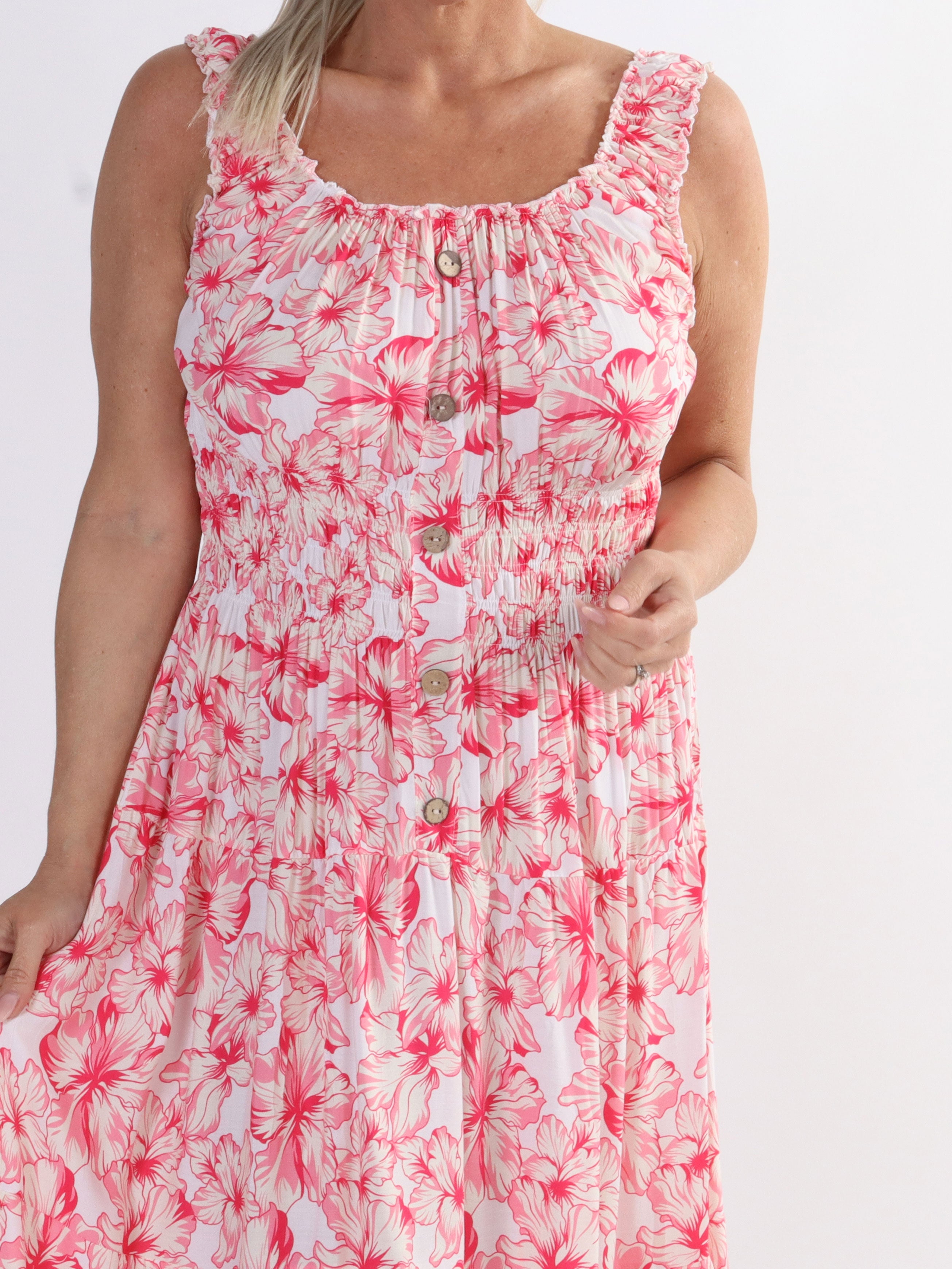 Alicia Hawaii - Söt klänning i plus size med smock och hawaii blommor