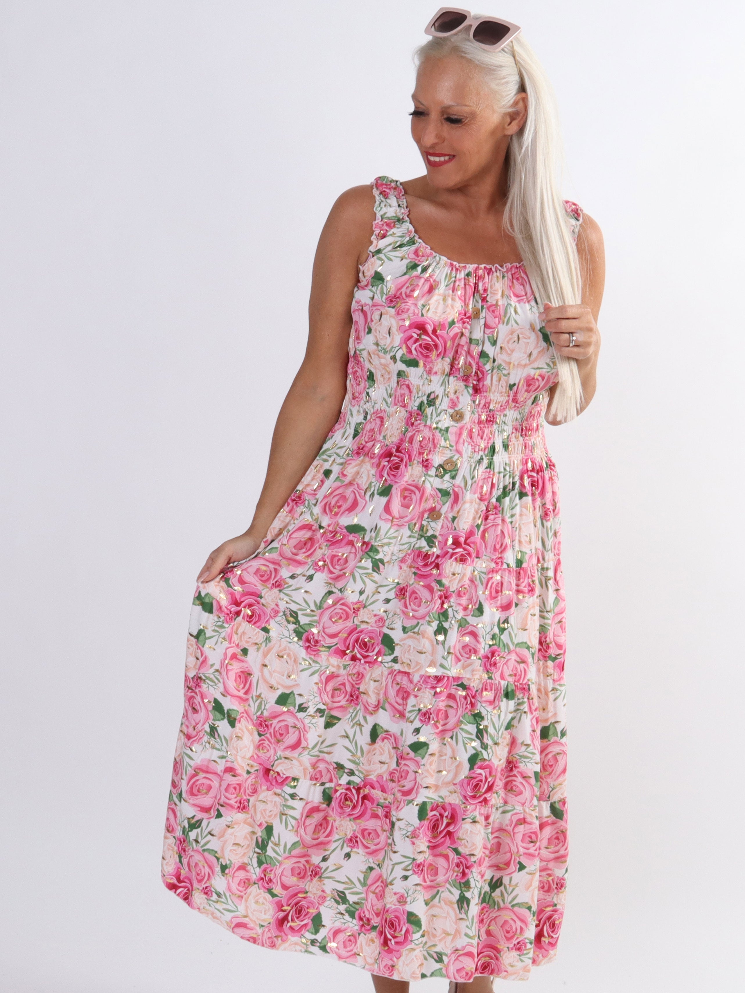 Alicia Rose Short - Söt klänning i plus size med sommarblommor - White