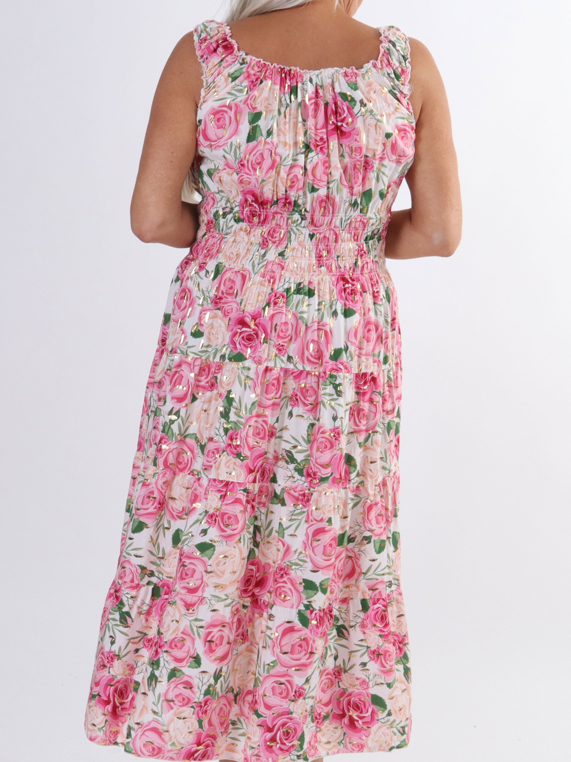 Alicia Rose Short - Söt klänning i plus size med sommarblommor