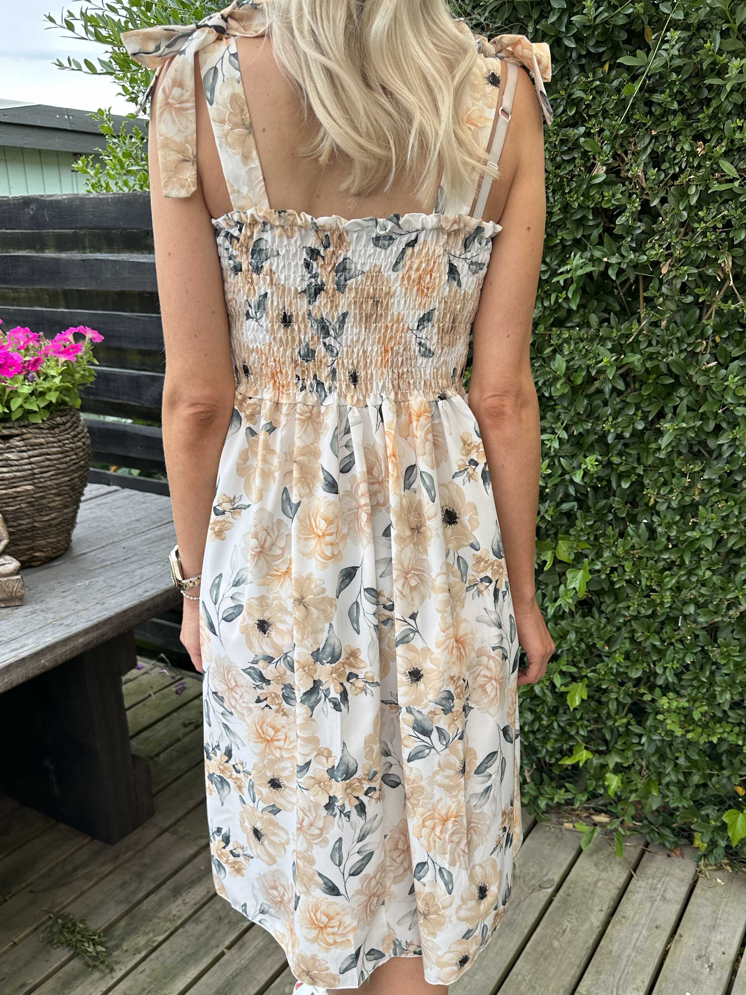 Ametrin - Klänning med rosettband och smock - Blue