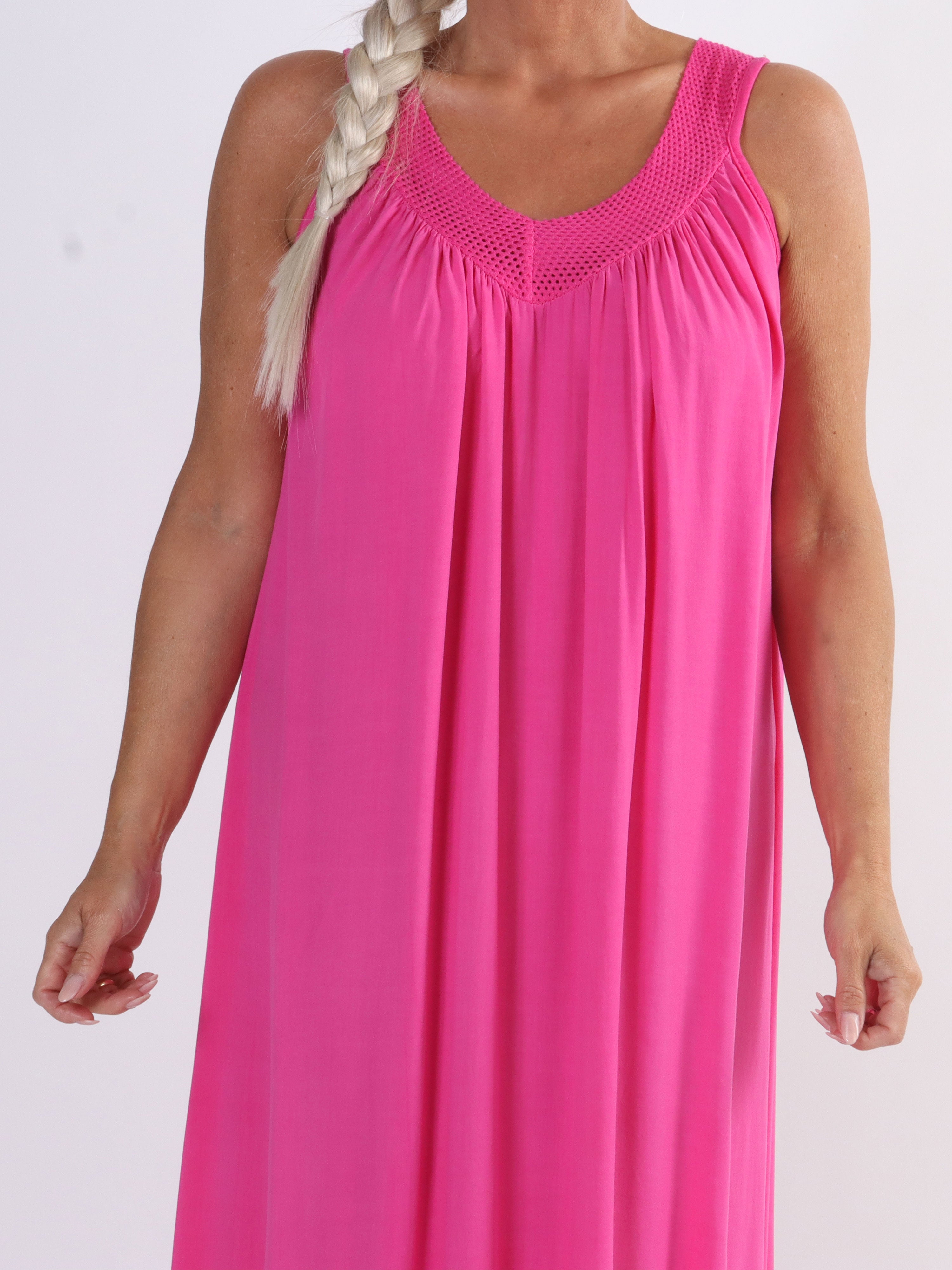 Arizona - Lång sommarklänning i plusstorlek med breda axelband