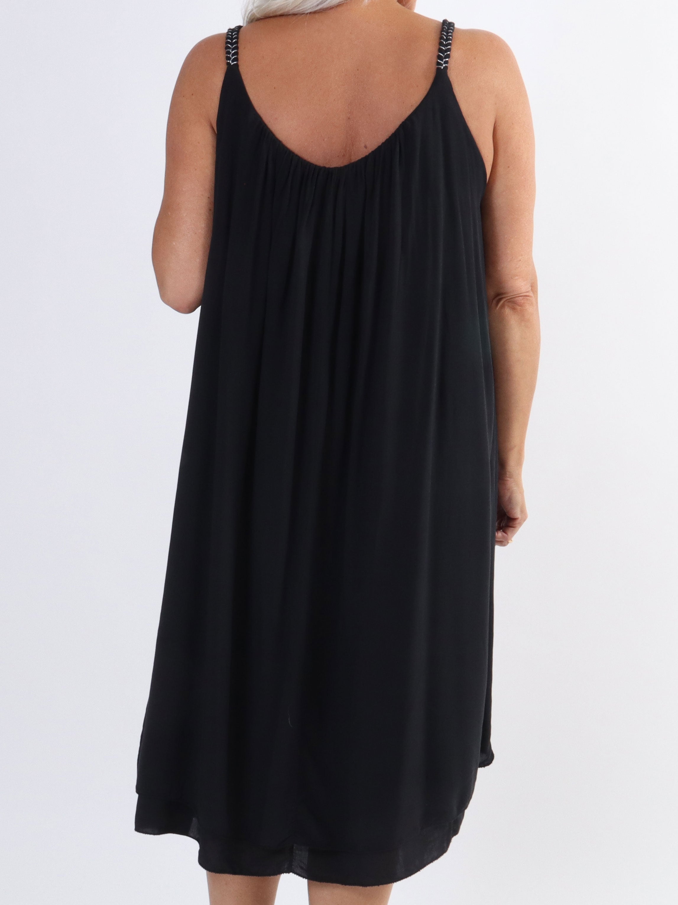 Asia Dress - Söt viskosklänning i plus size med flätade axelband