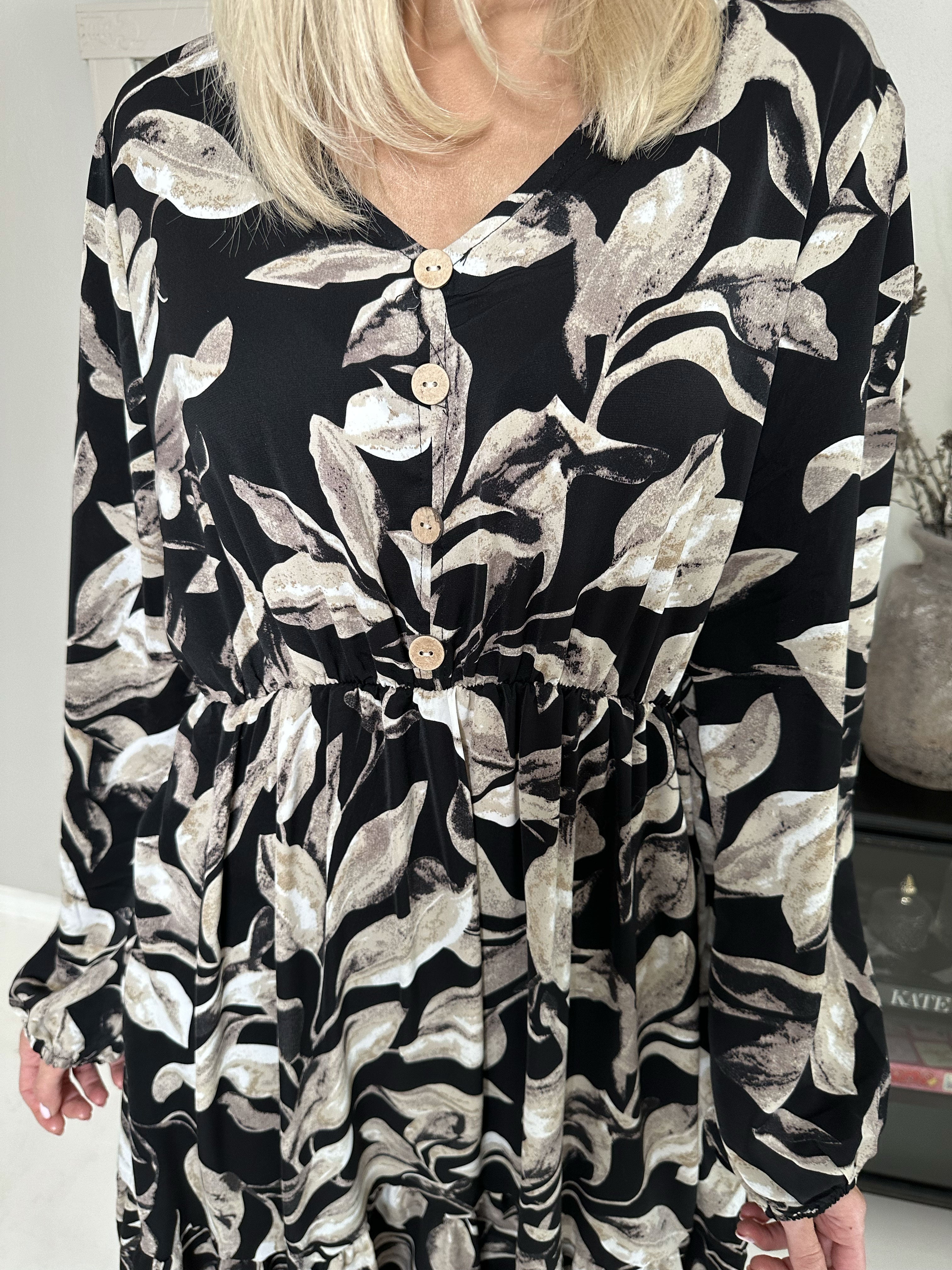 Bibiana - Lång klänning med bladmönster och träknappar