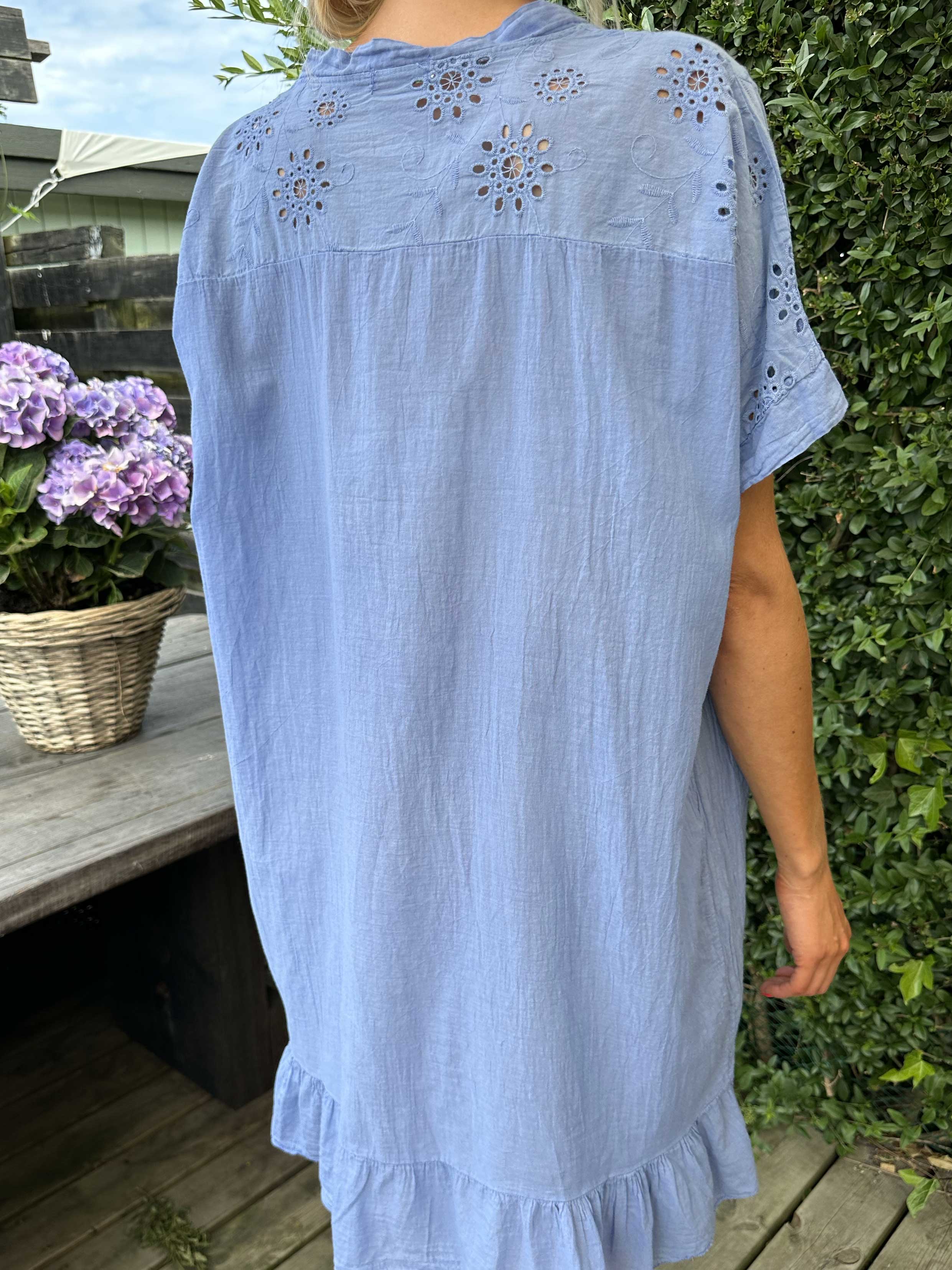 Bine - Enkel sommarklänning med broderi anglaise - Blue