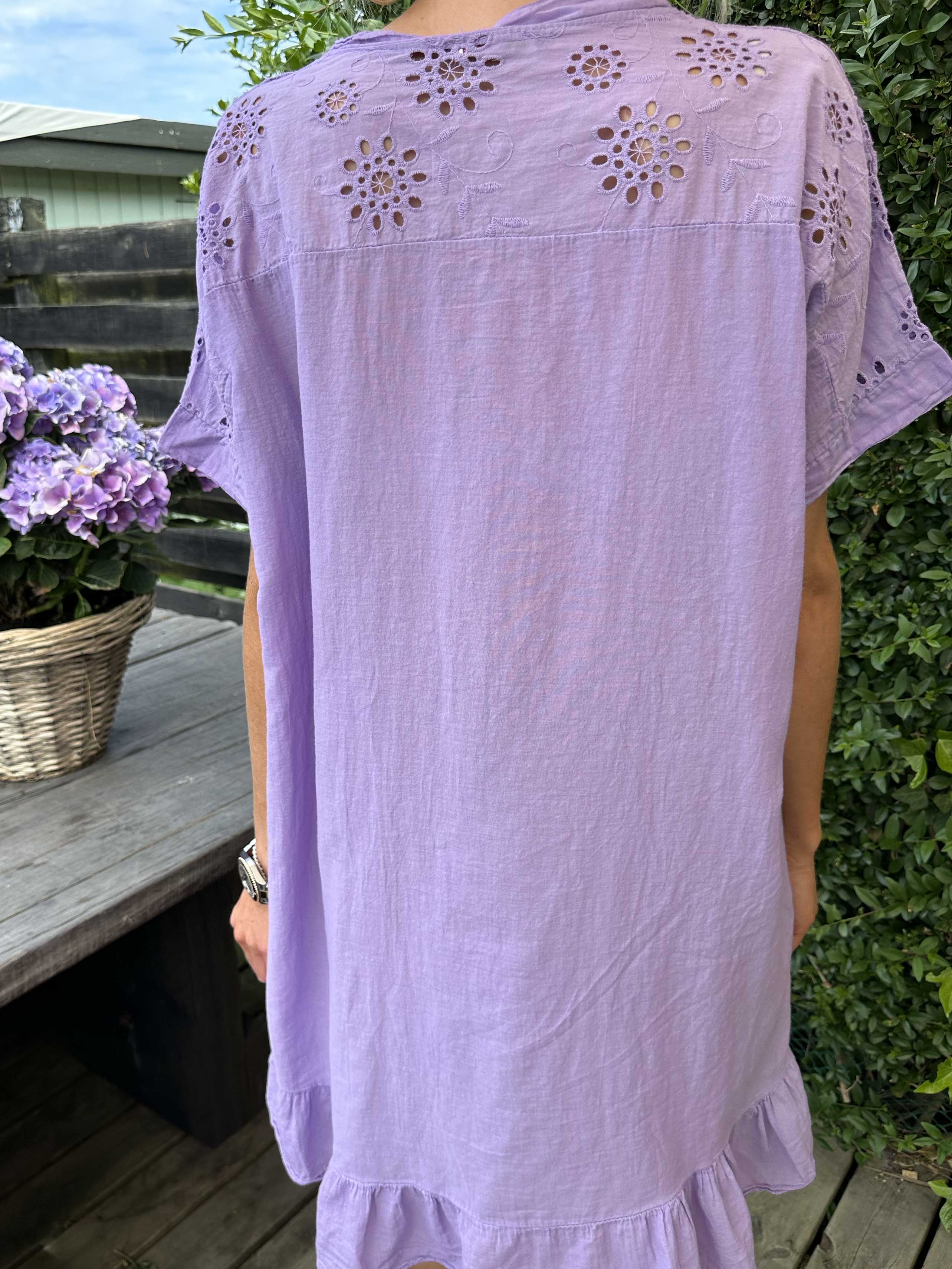 Bine - Enkel sommarklänning med broderi anglaise