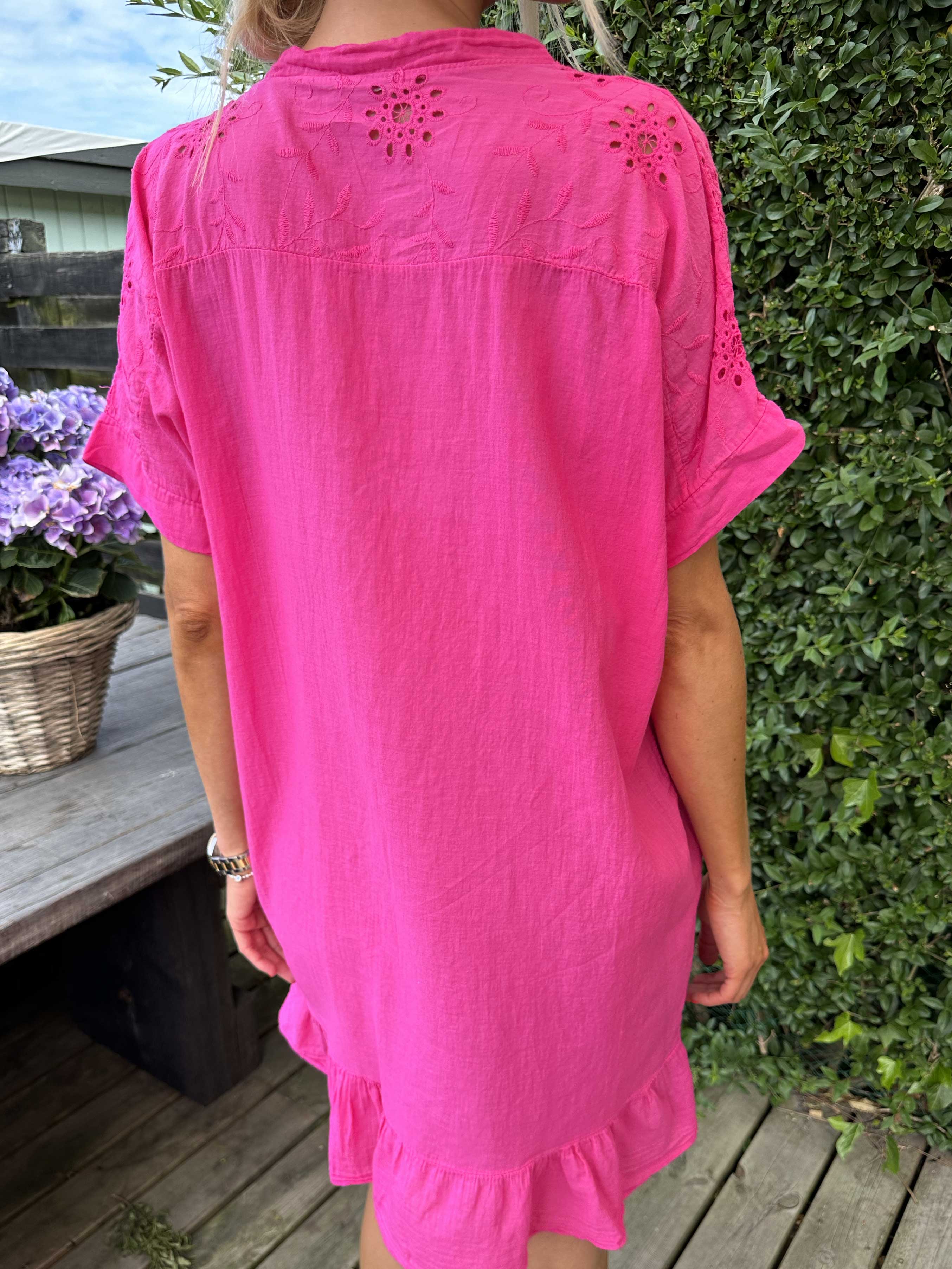 Bine - Enkel sommarklänning med broderi anglaise