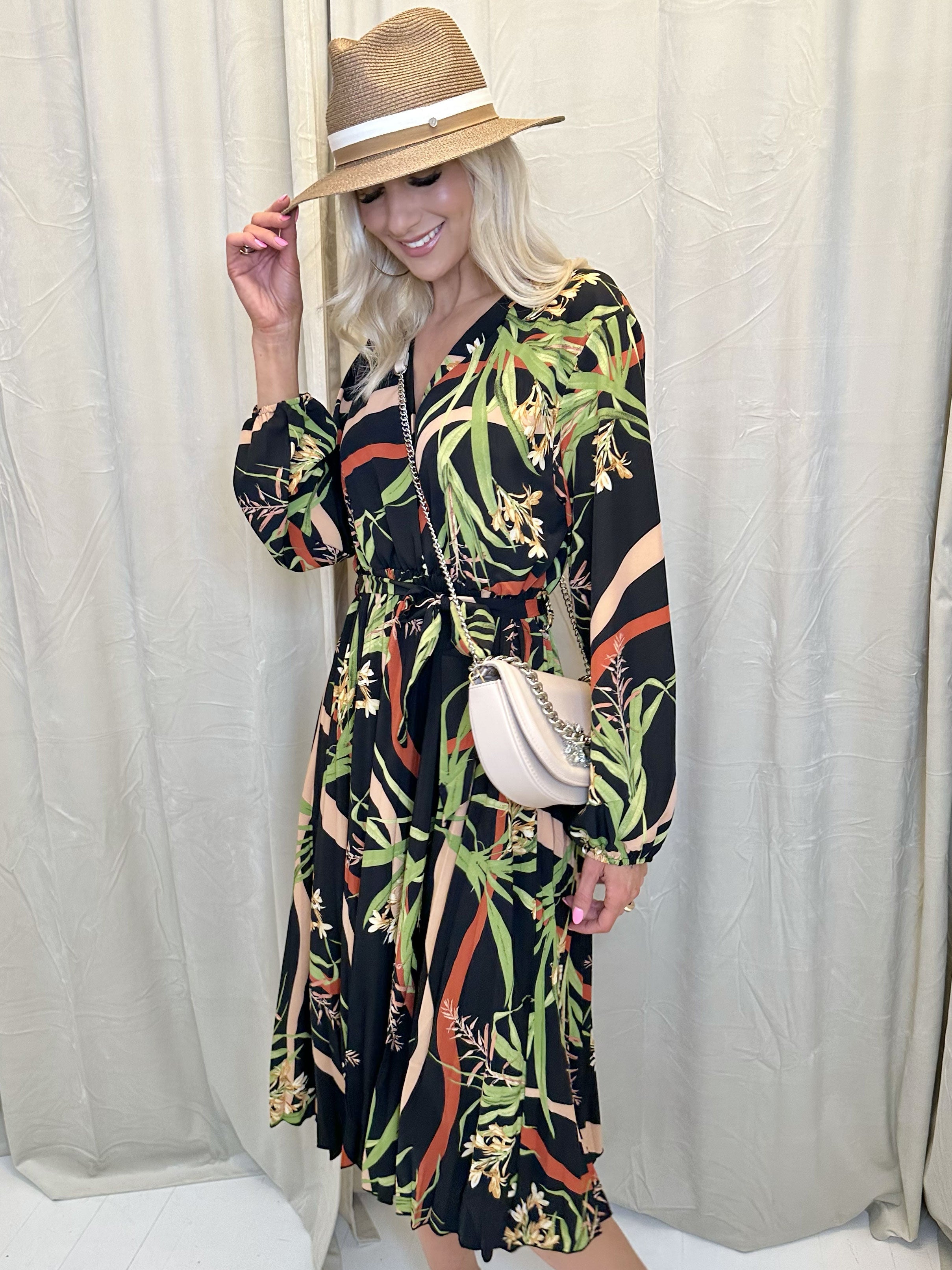 Blanca Nature - Söt sommarklänning med plisserad kjol