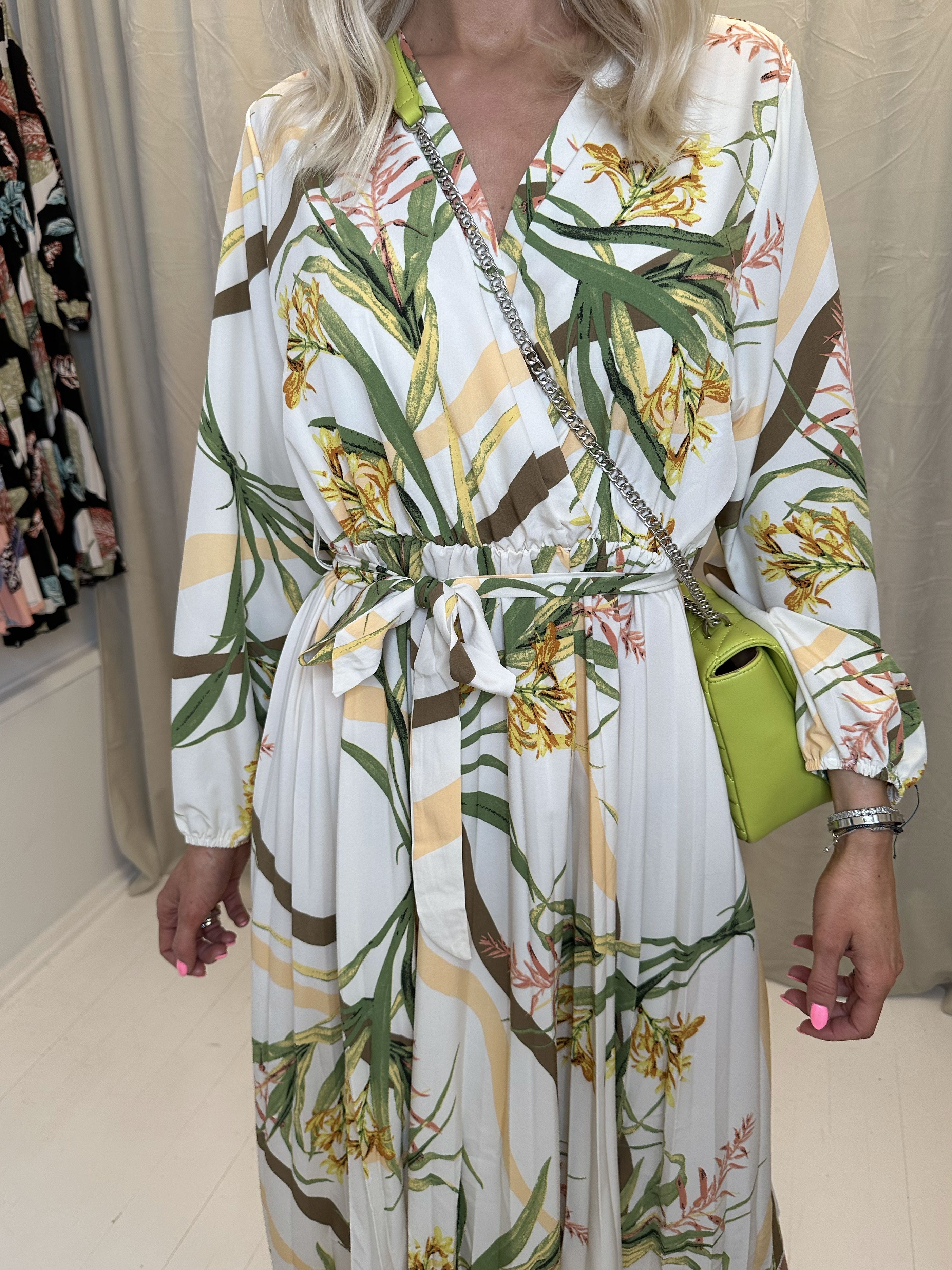 Blanca Nature - Söt sommarklänning med plisserad kjol