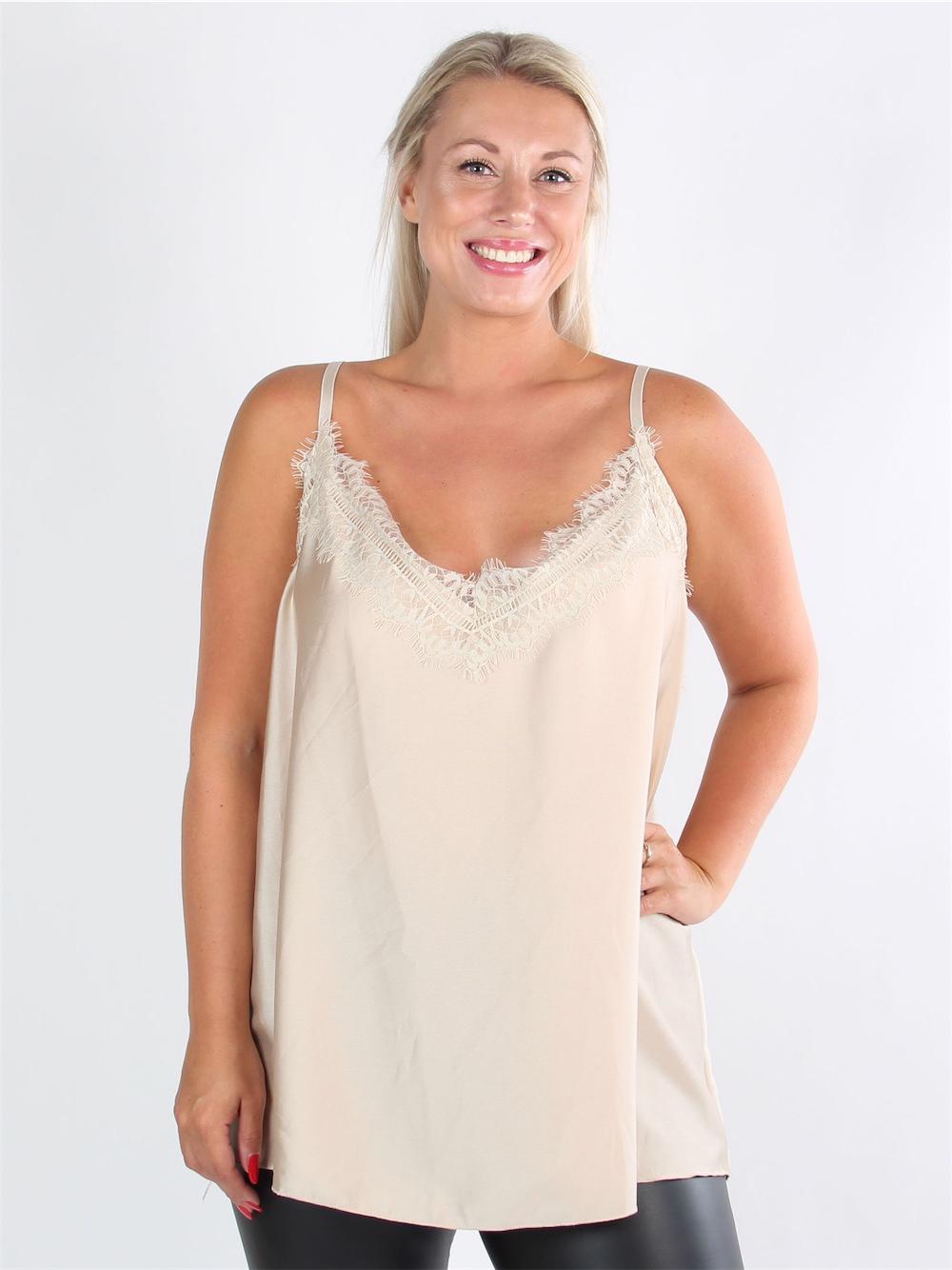 Carmita - Axelbandslös topp med spets