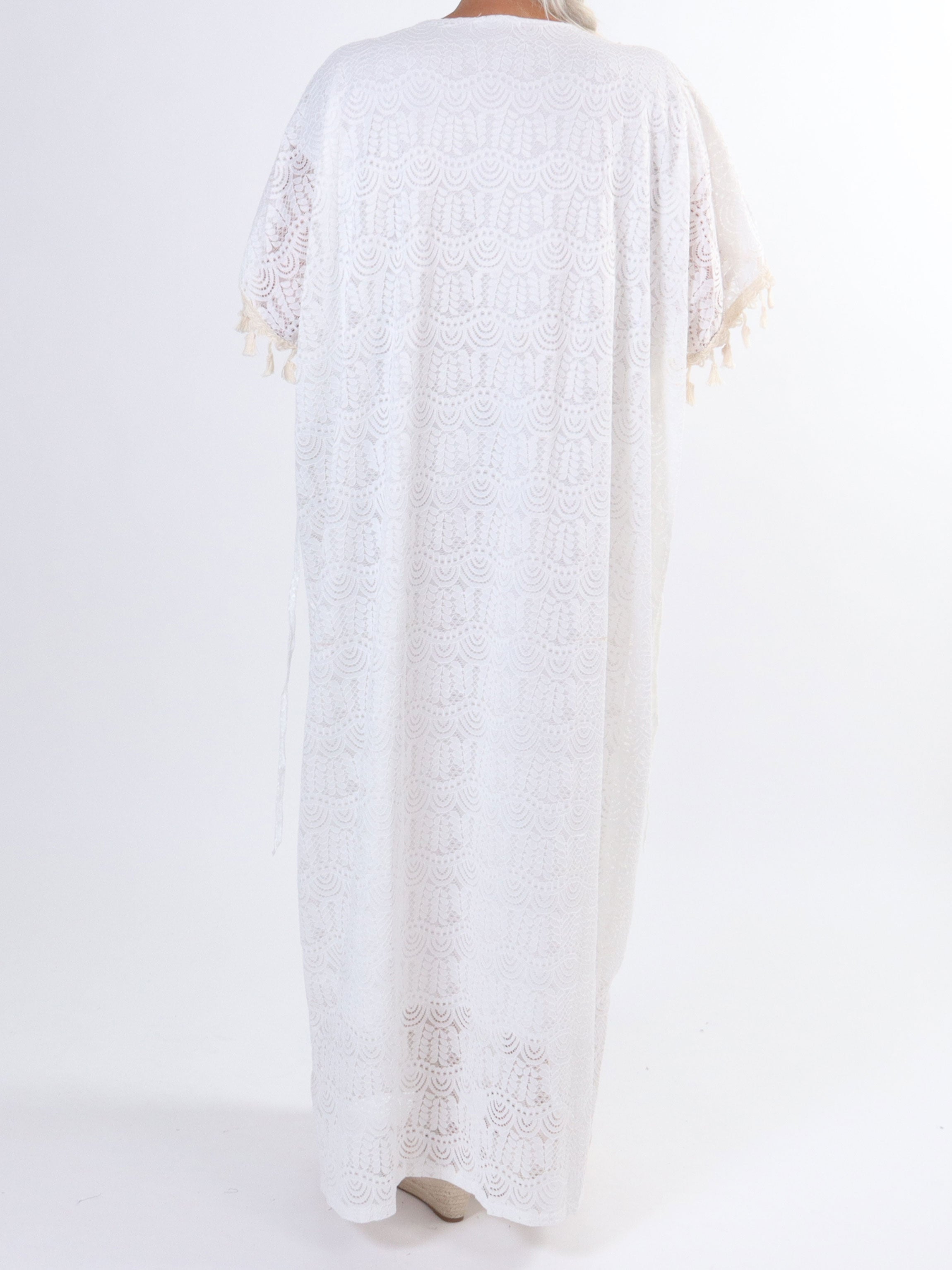 Dua - Lång tunikaklänning i spets med broderade detaljer