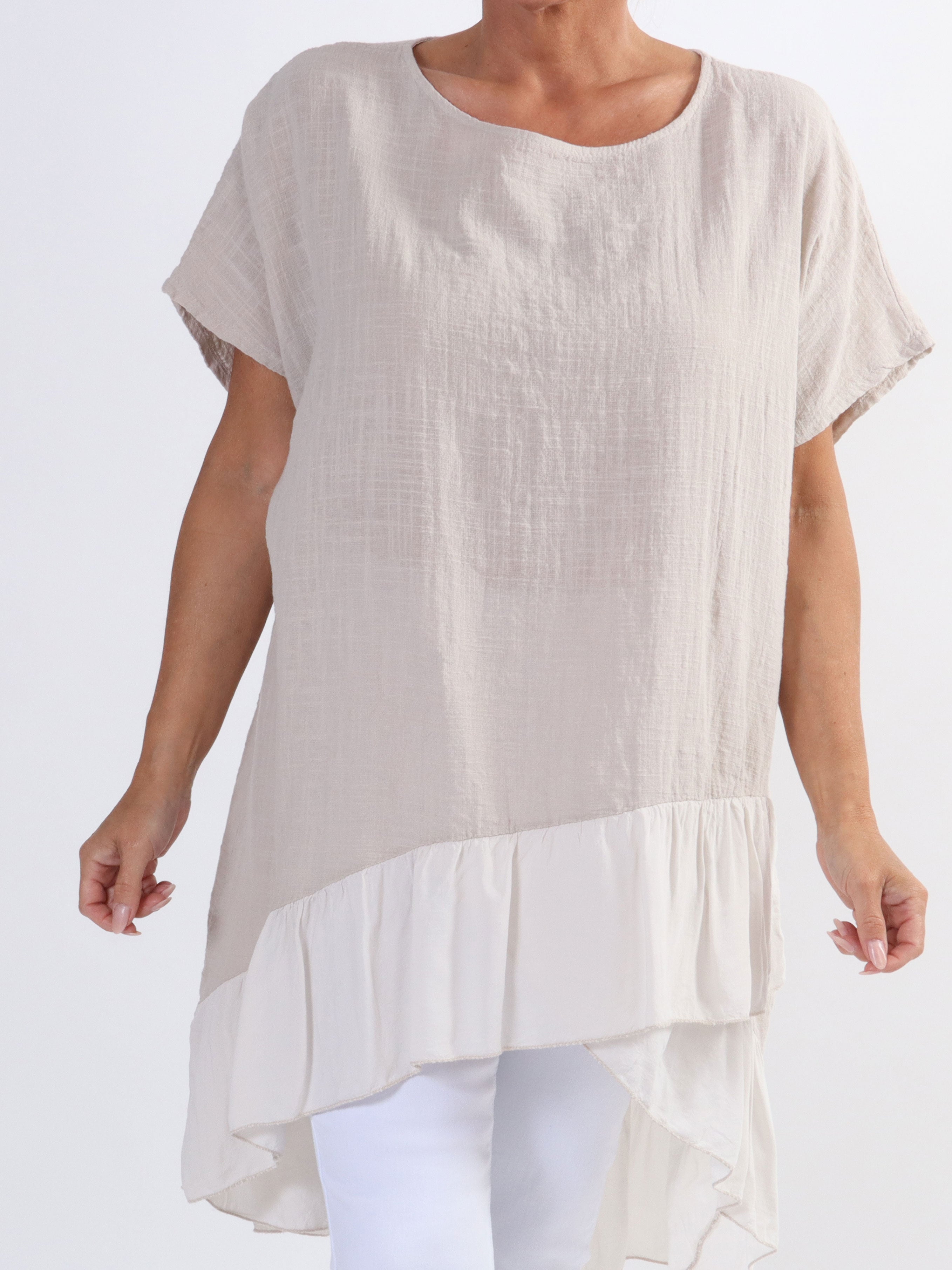 Elba - Tunika med förskjuten längd och volanger i plusstorlek - White