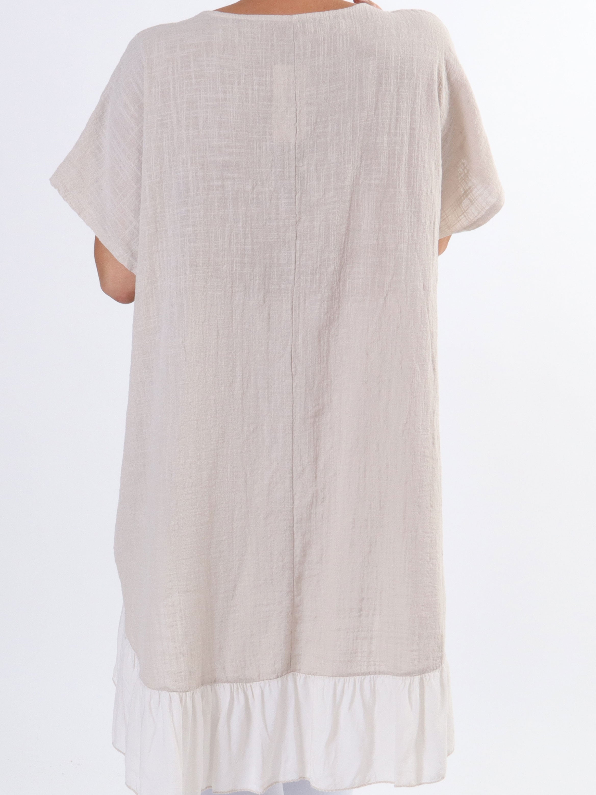 Elba - Tunika med förskjuten längd och volanger i plusstorlek - Black