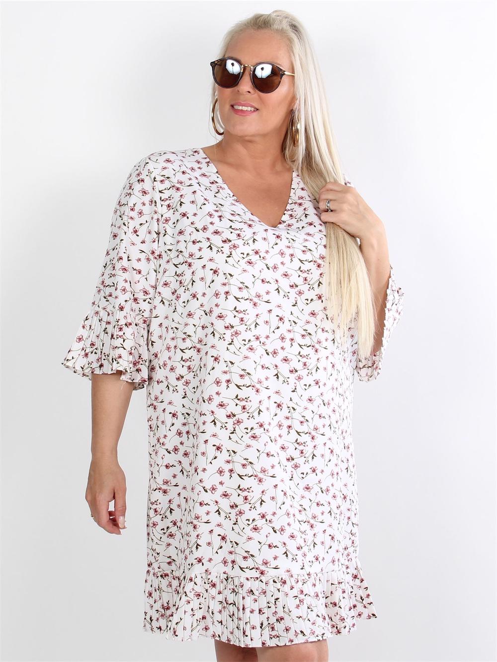 Elektra - Svart klänning med blommor och plisserad kant