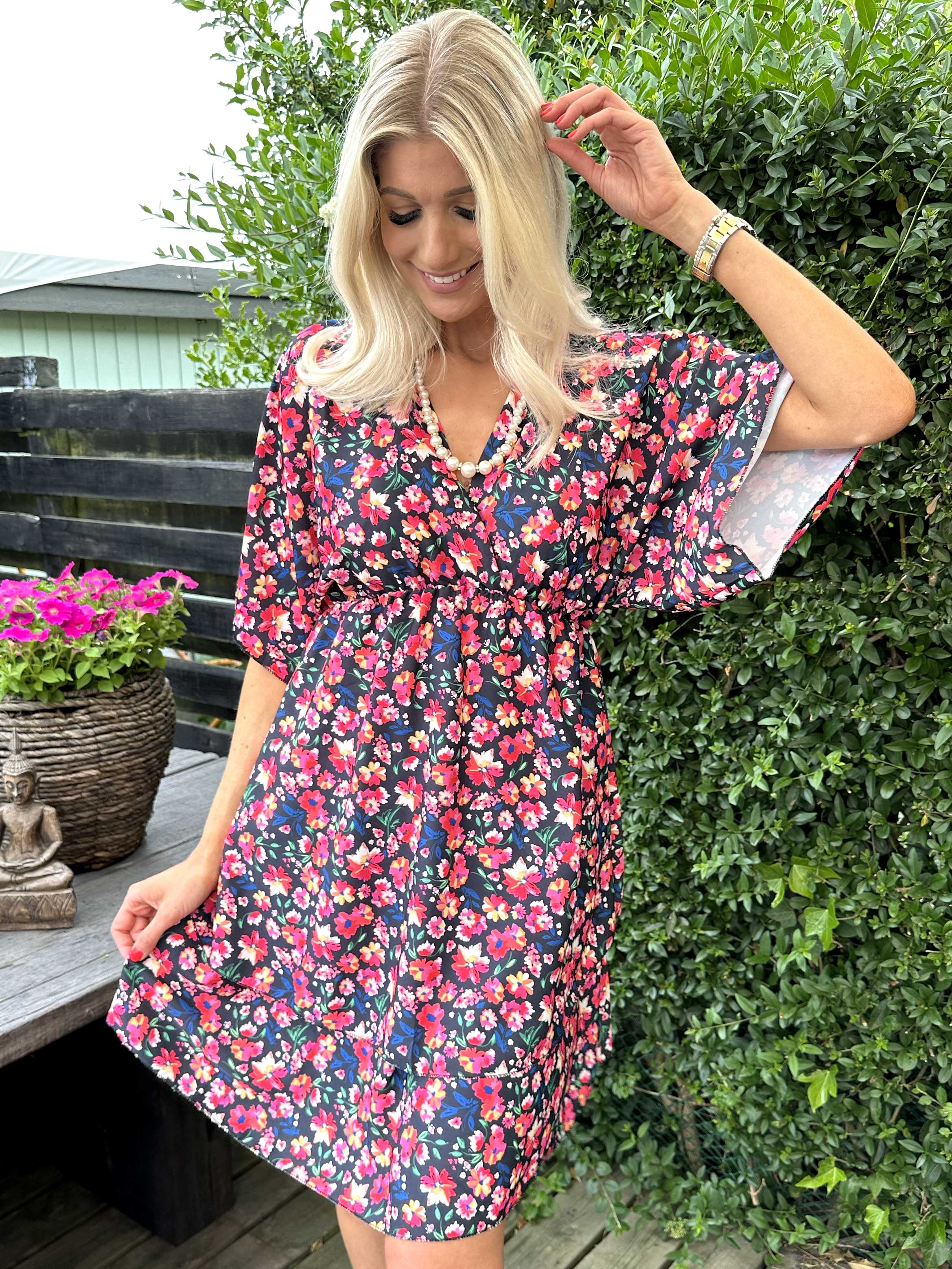 Giada - Kort klänning med blommigt tryck - Pink