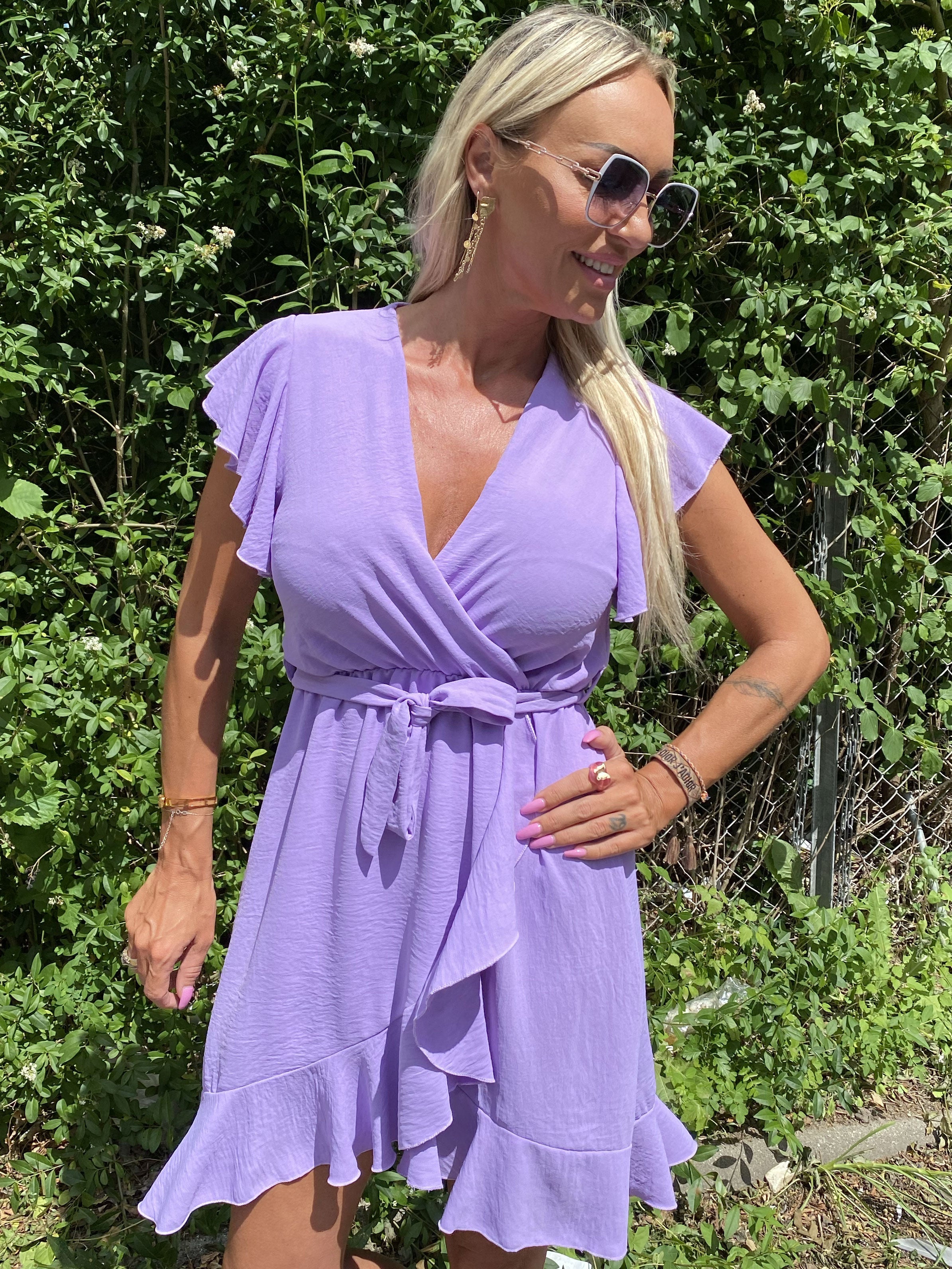 Josefine - Klänning med söta banddetaljer och knytband