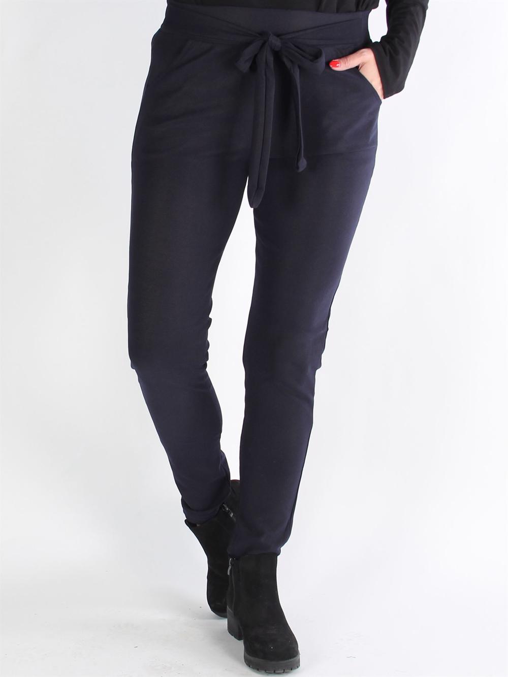 Larissa - Svarta byxor med knytband i midjan