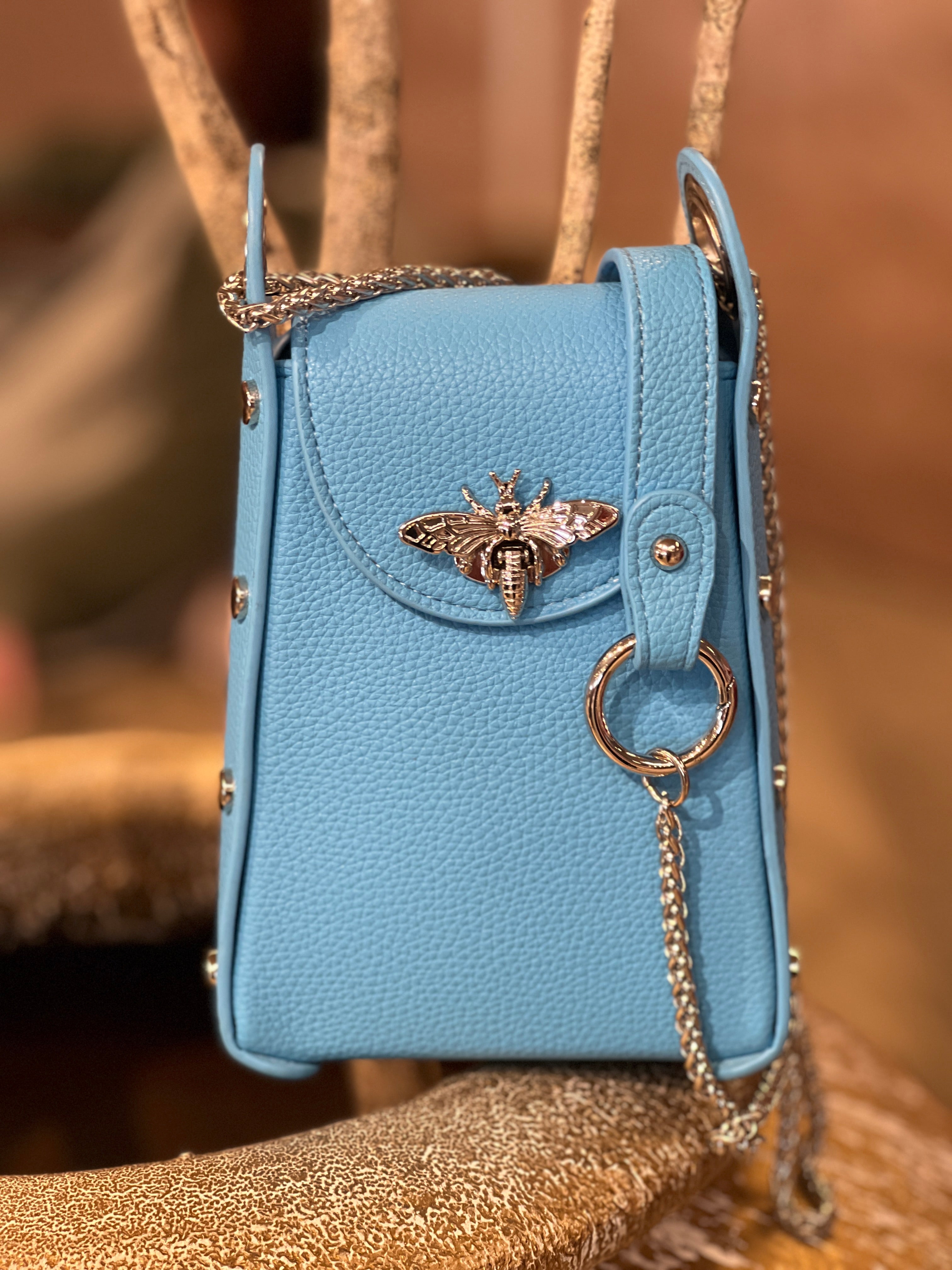 Layla - Cool liten väska med silverkedja och bi-försegling