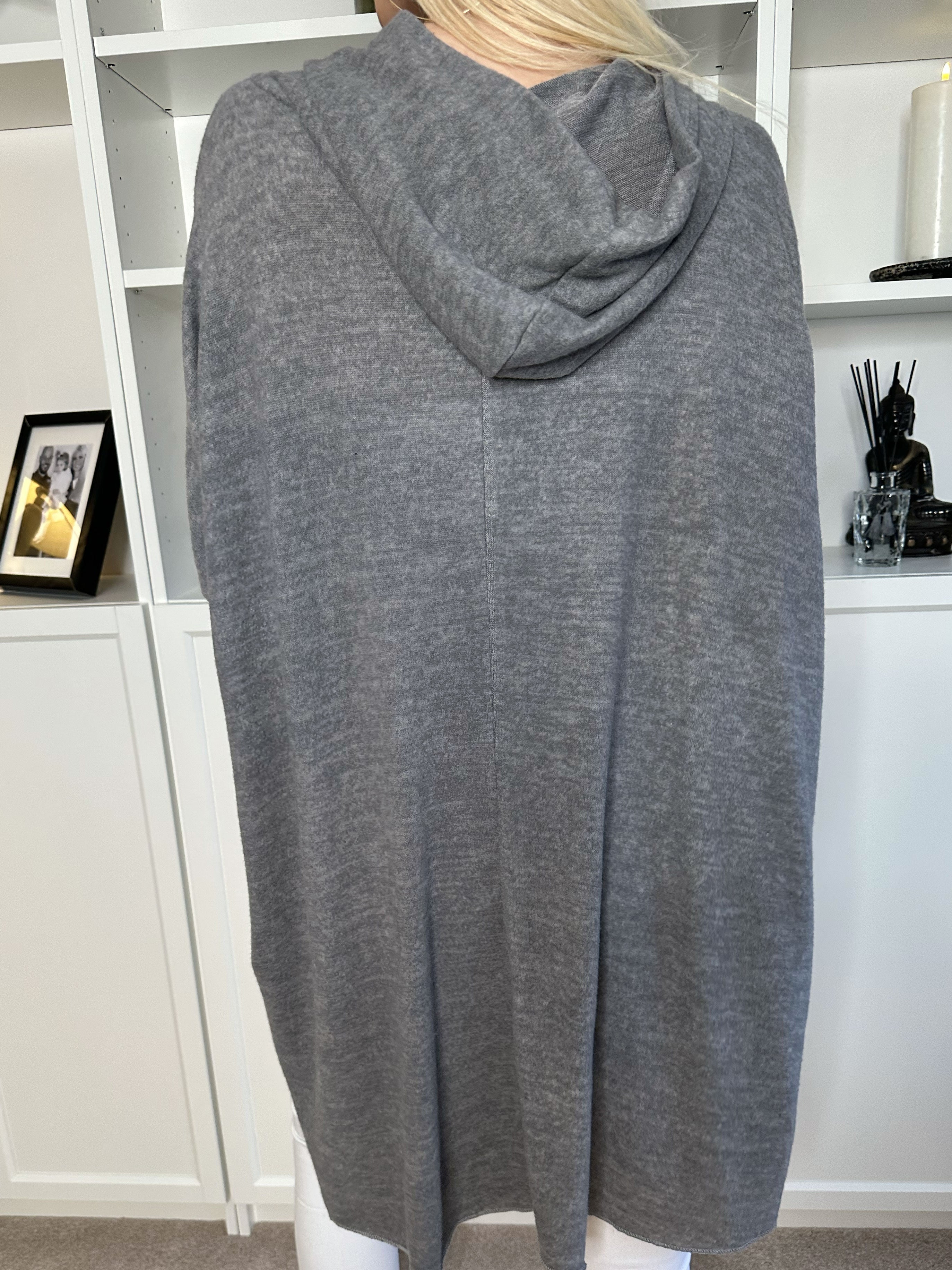 Lilje - Mycket mjuk viskosblus med huva