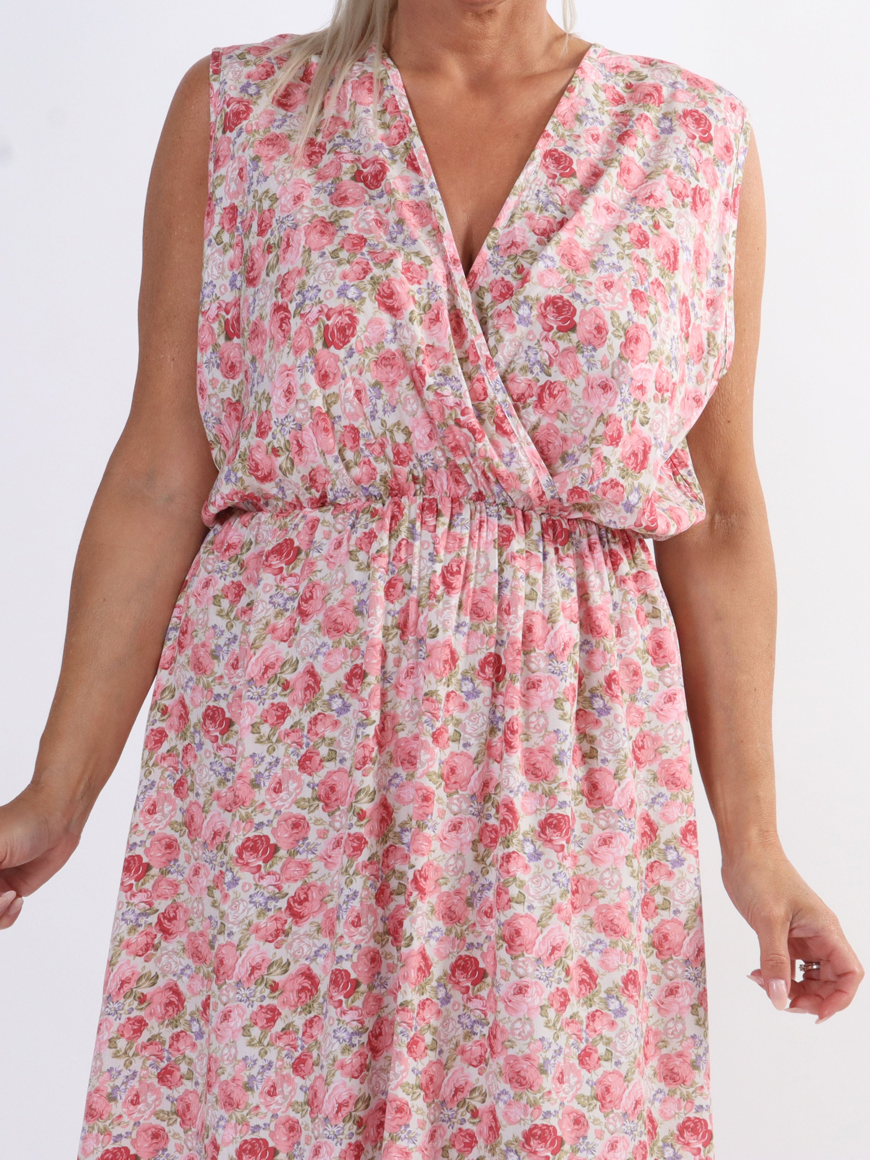 Liv - Söt klänning i småblommigt mönster - Black