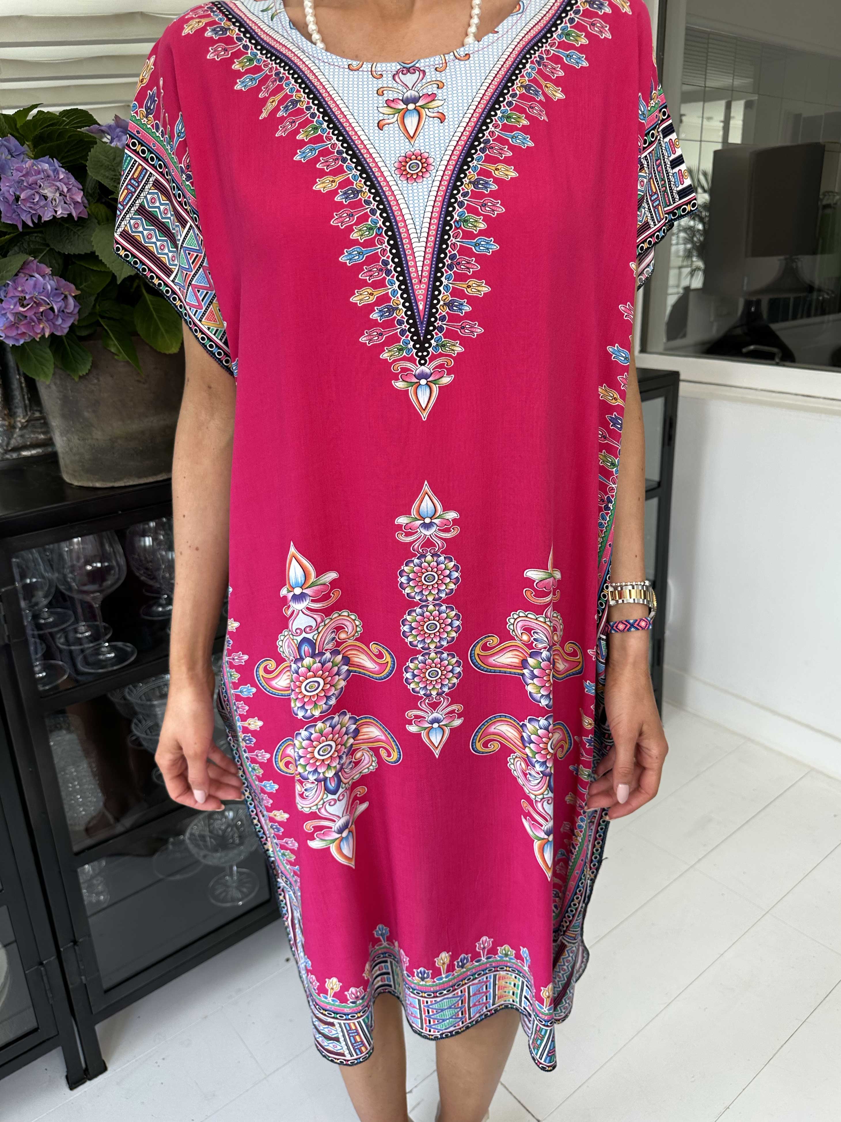 Mille - Lätt och luftig tunika i färgat mönster