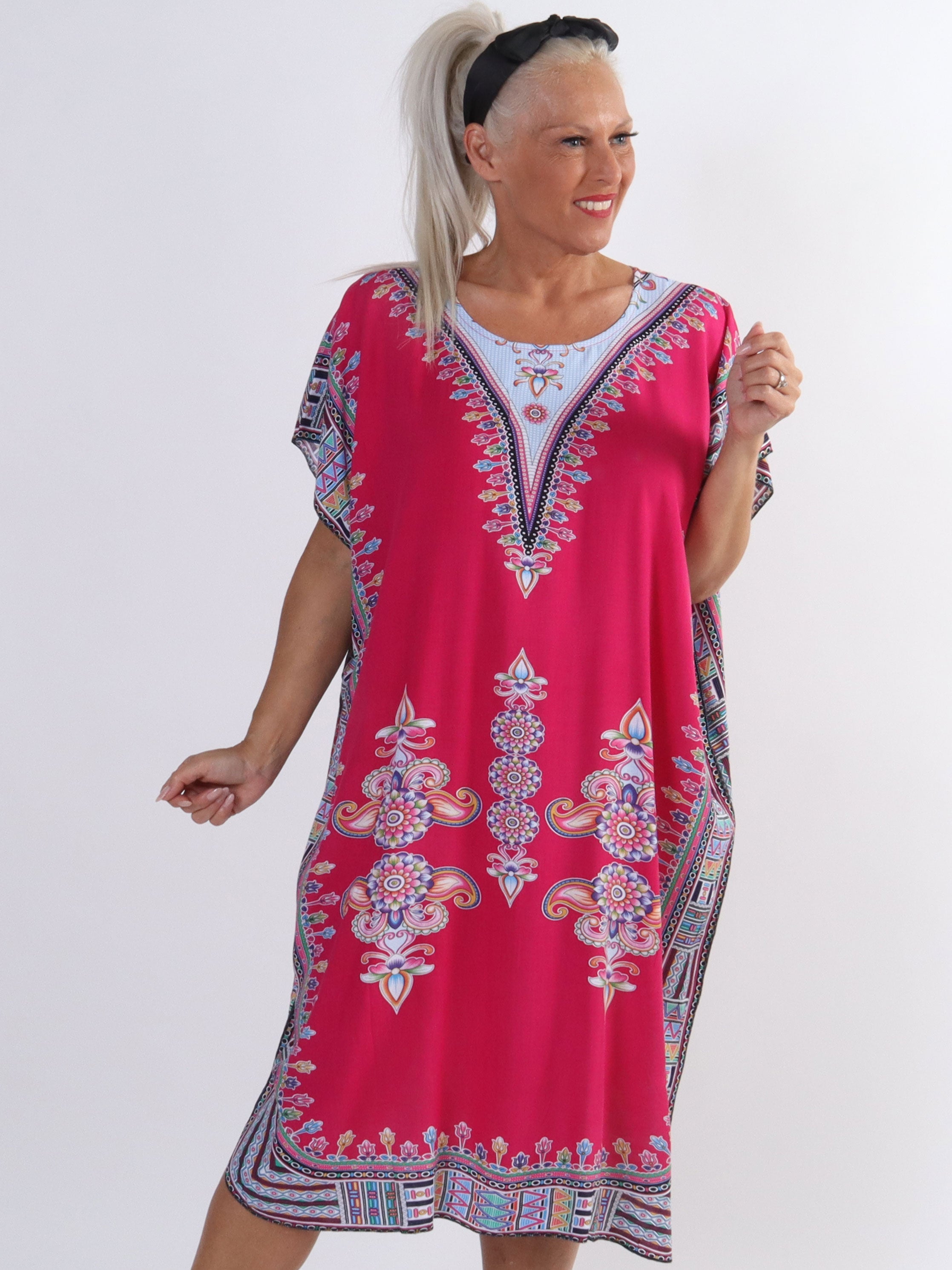 Mille - Lätt och luftig plus size-tunika i färgat mönster