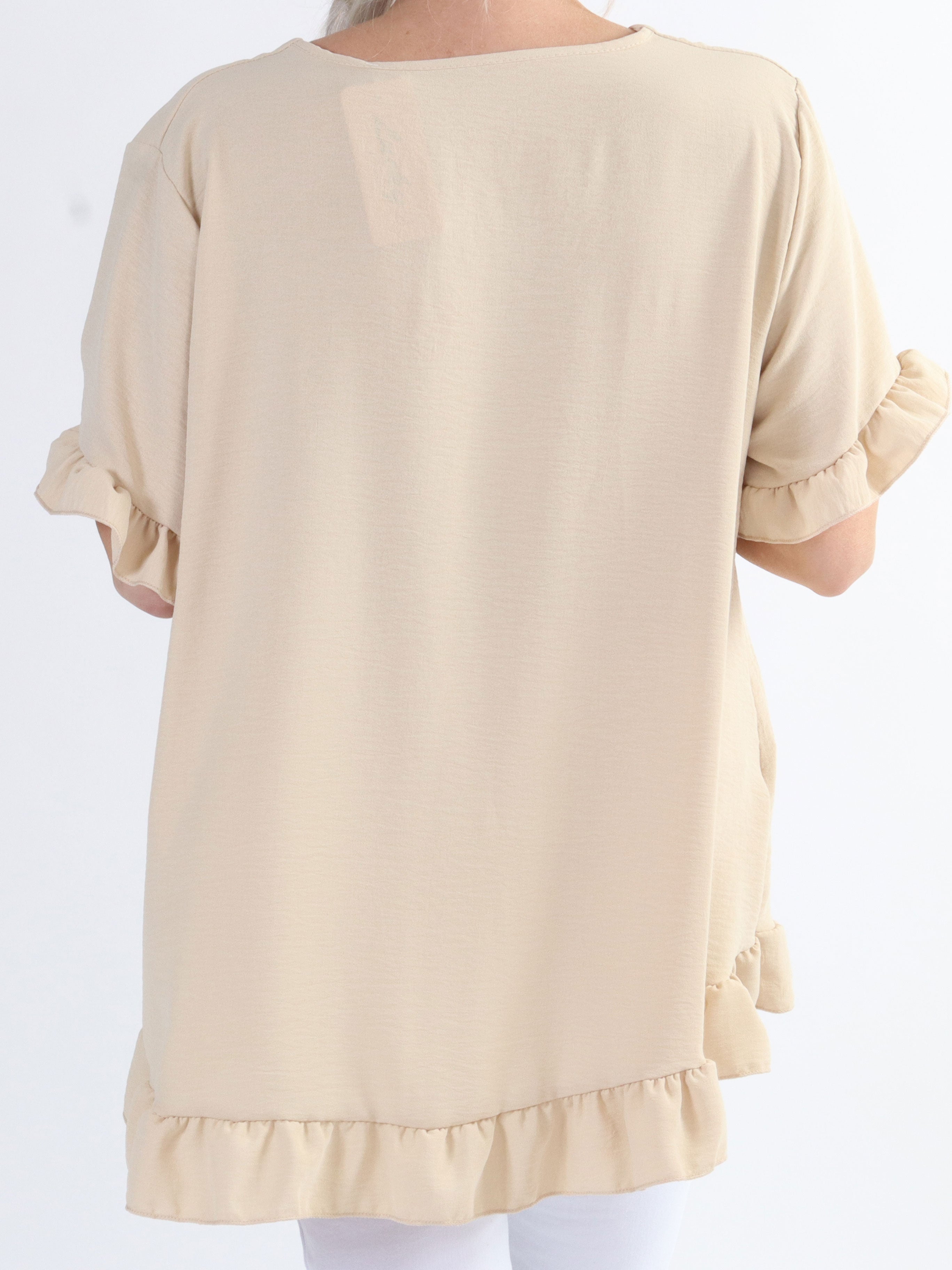 Mio - Söt tunika i stora storlekar med volangkanter - Black