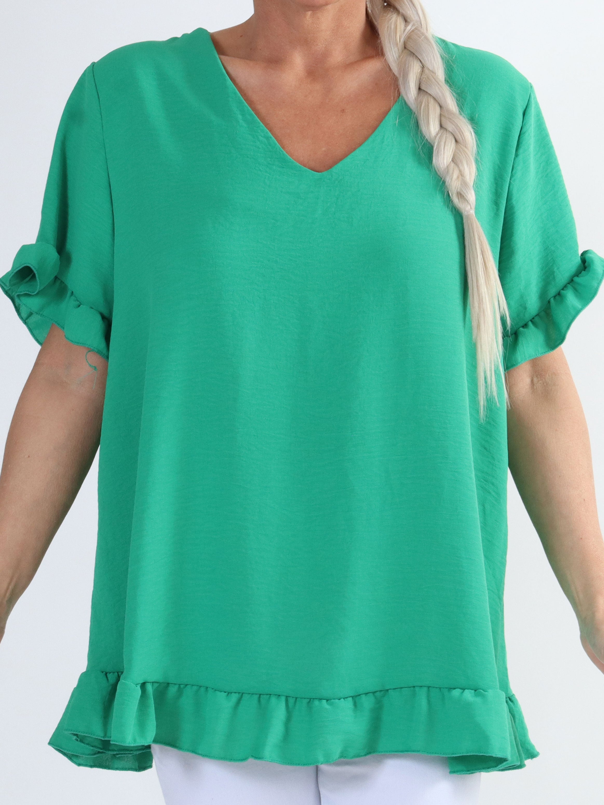 Mio - Söt tunika i stora storlekar med volangkanter - Beige