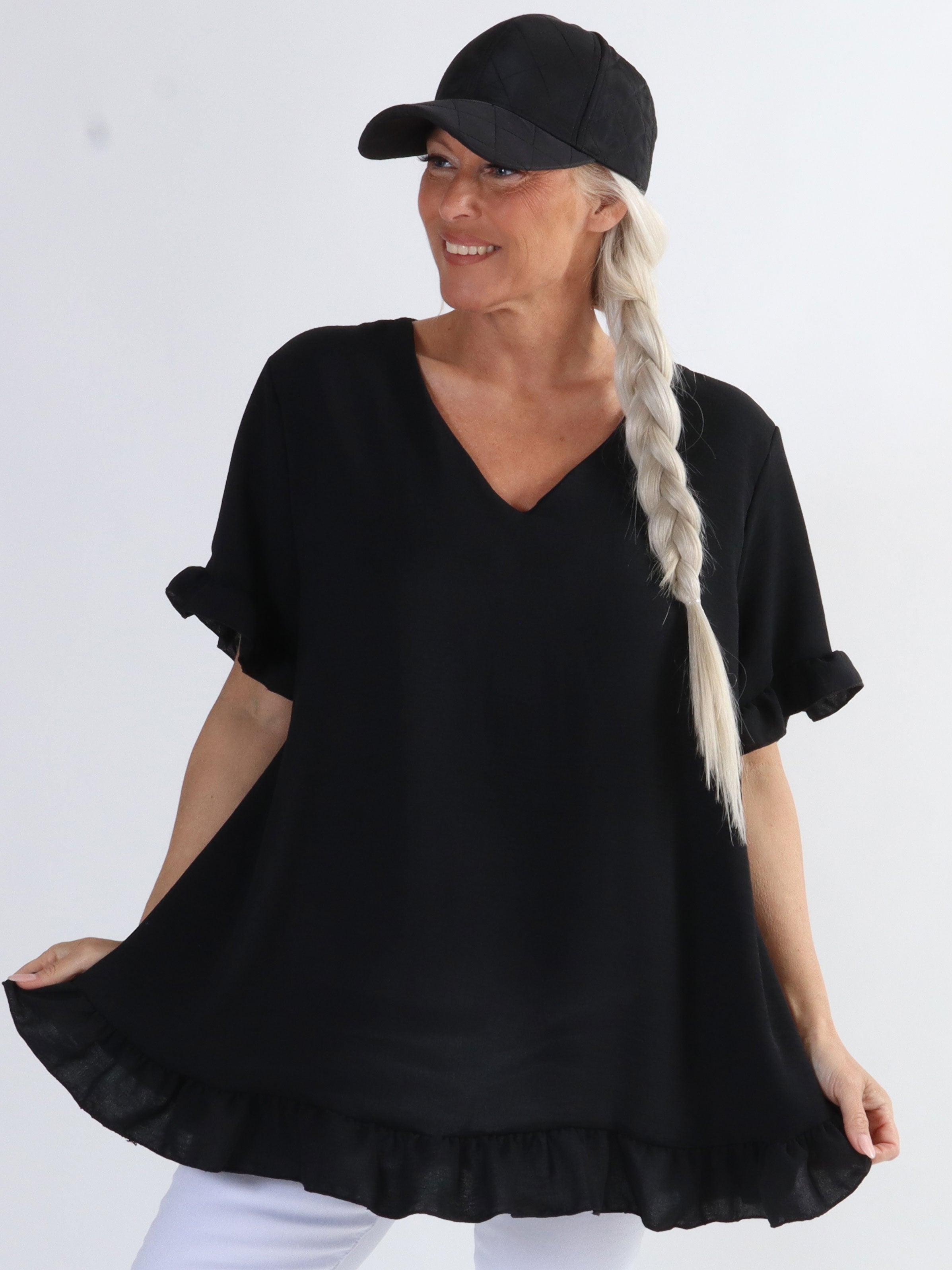 Mio - Söt tunika i stora storlekar med volangkanter