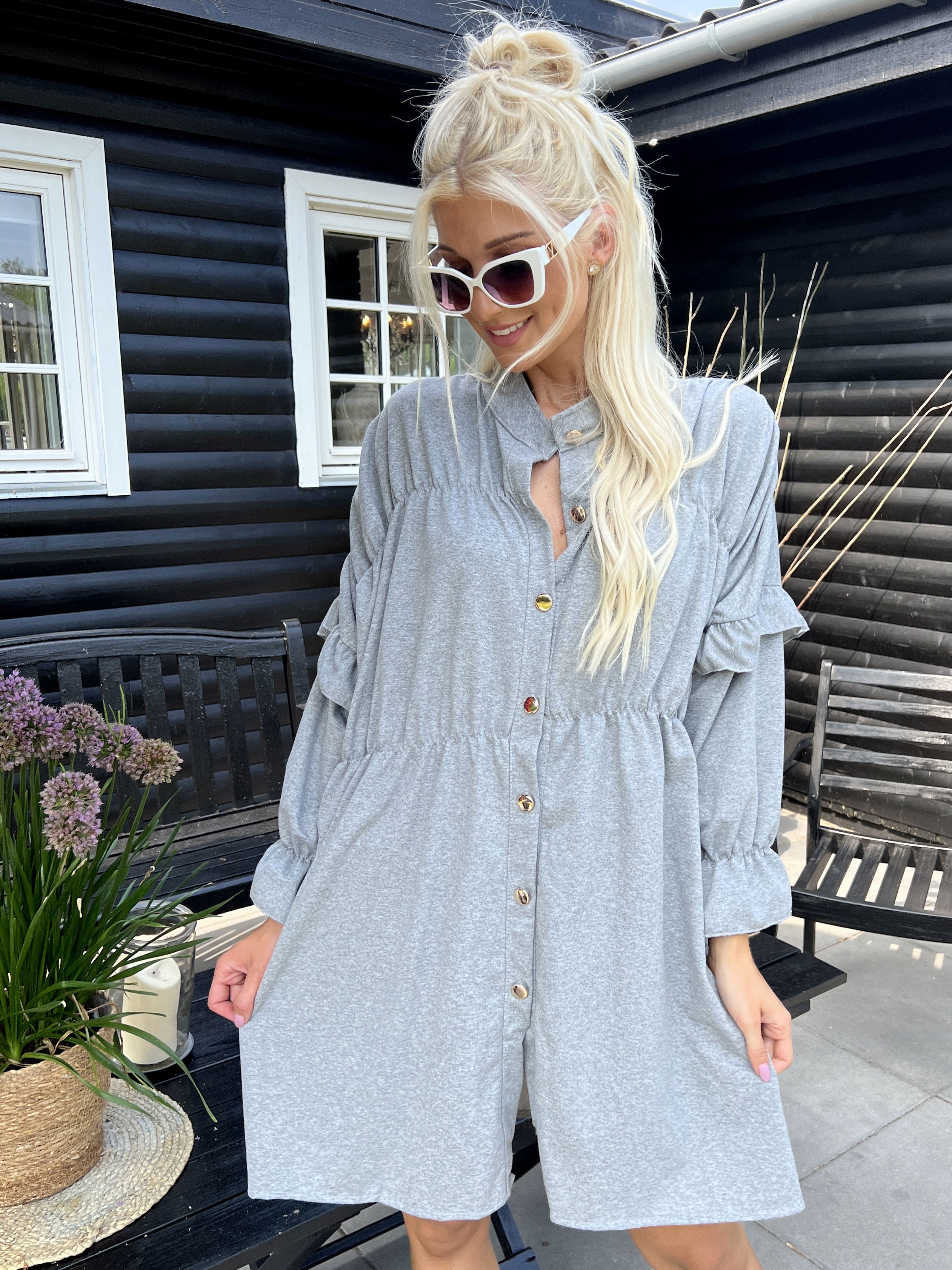 Monica Jersey - Söt joggingklänning med volanger - Black