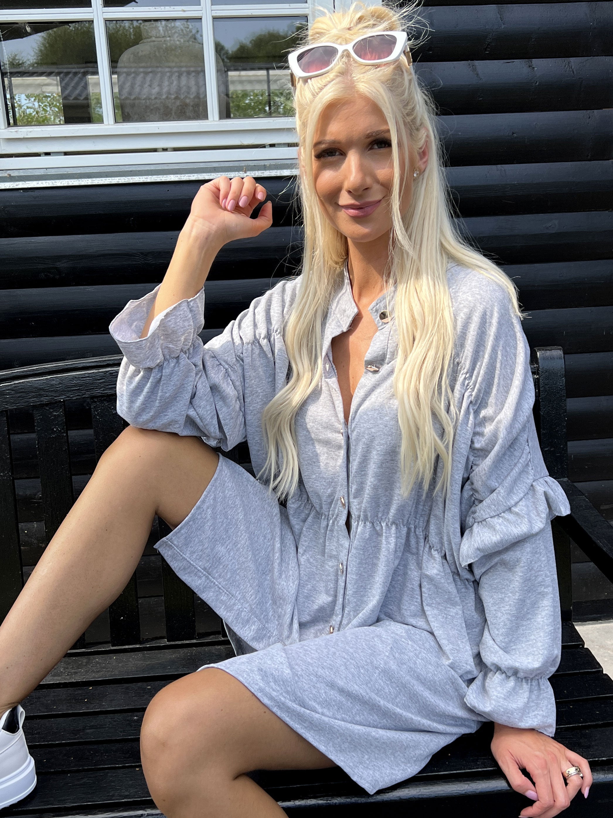 Monica Jersey - Söt joggingklänning med volanger