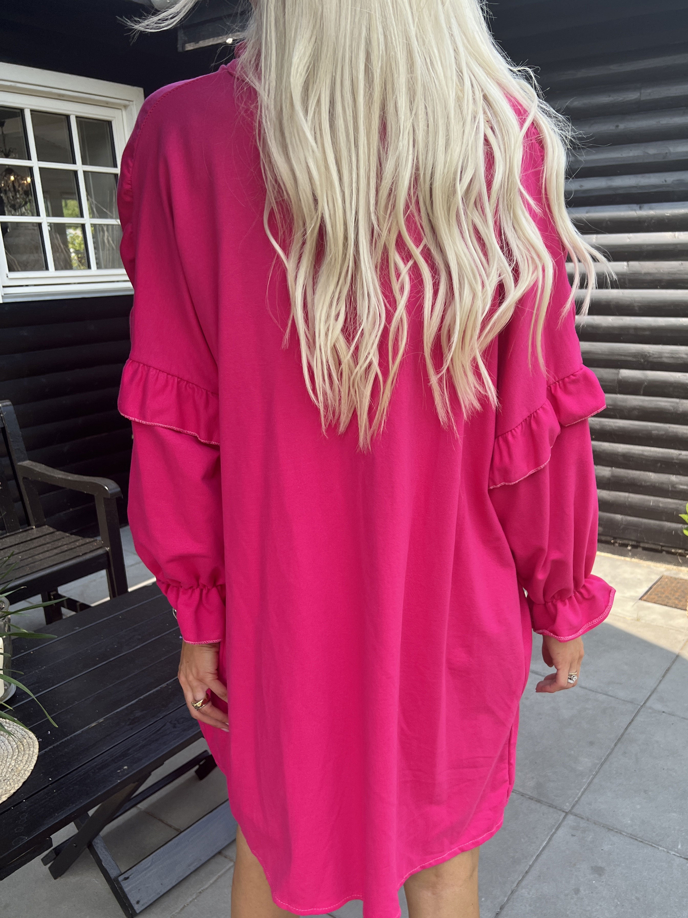 Monica Jersey - Söt joggingklänning med volanger