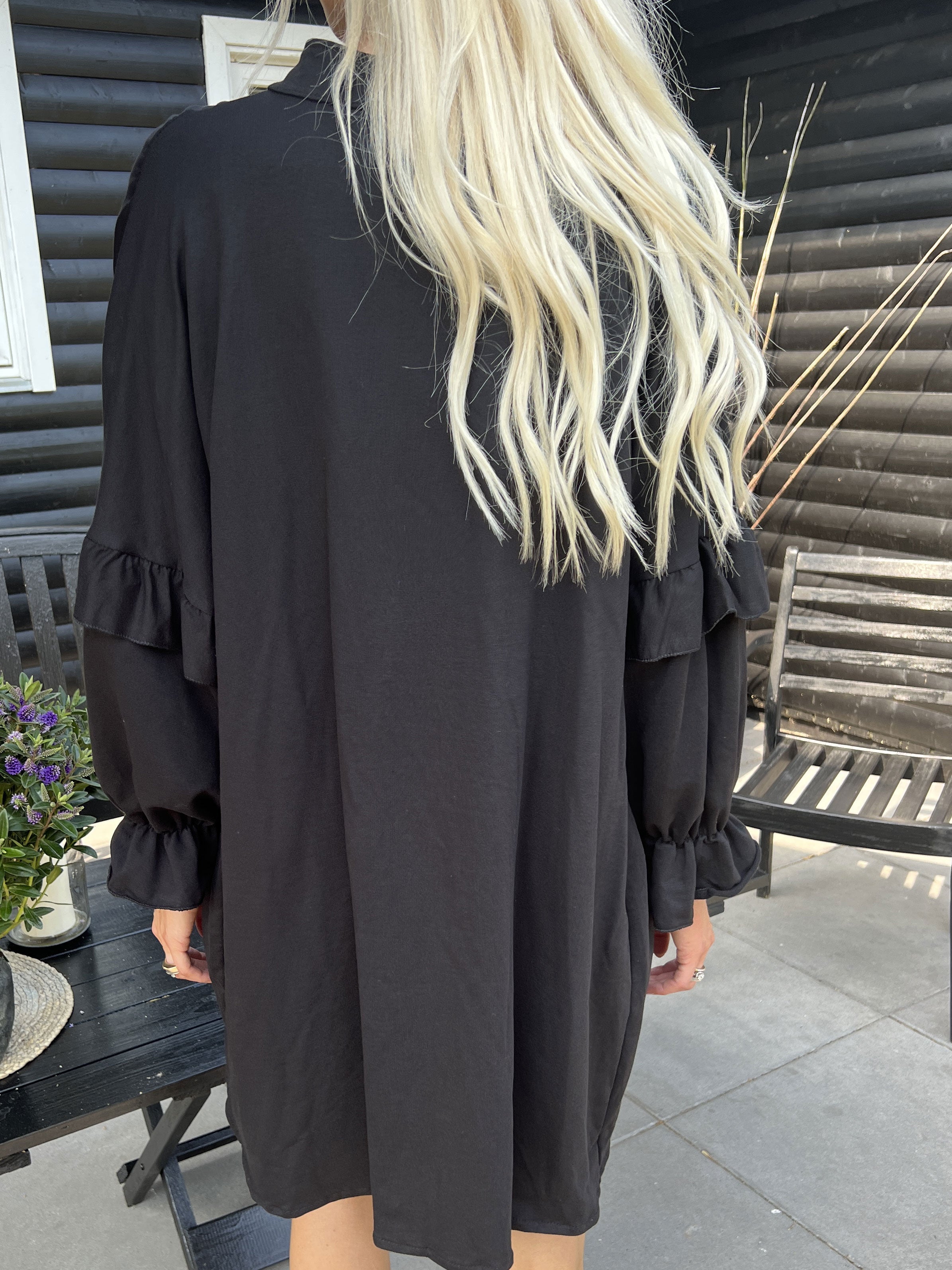 Monica Jersey - Söt joggingklänning med volanger