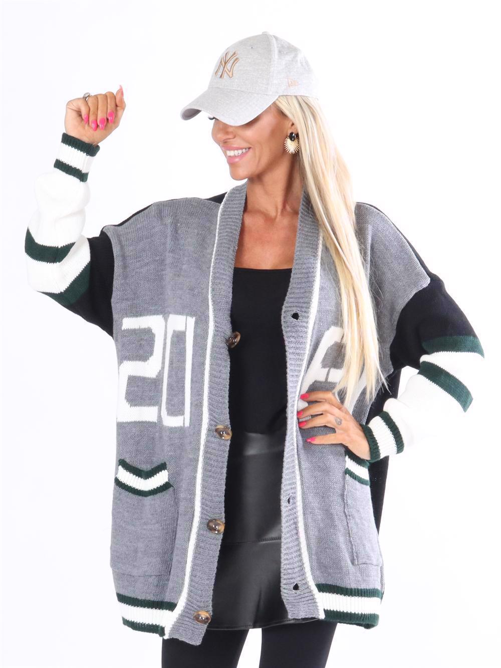 Naomi - Mångfärgad kofta i high school-look