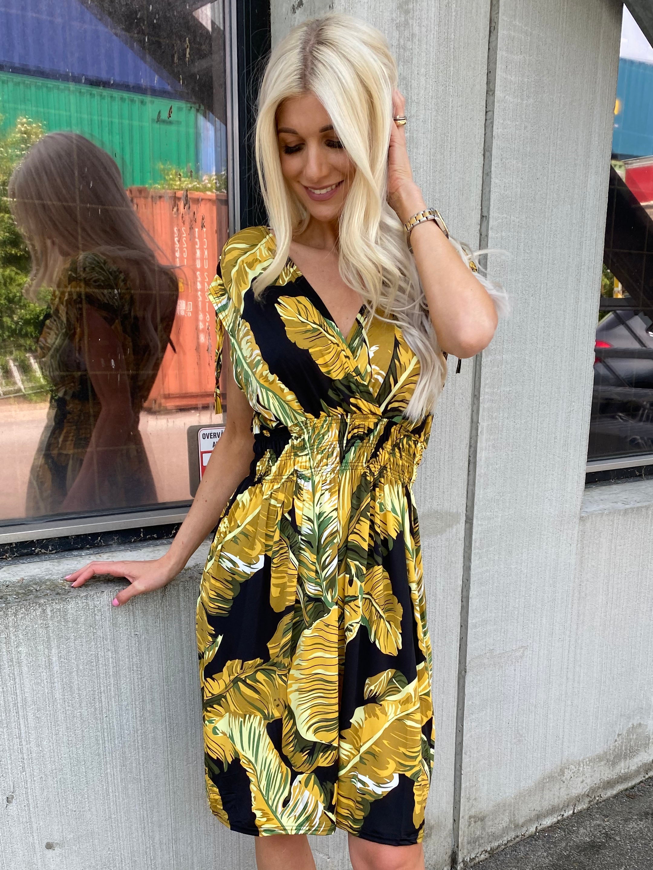 Pams Short - Kort elastisk klänning i rynkfritt tyg