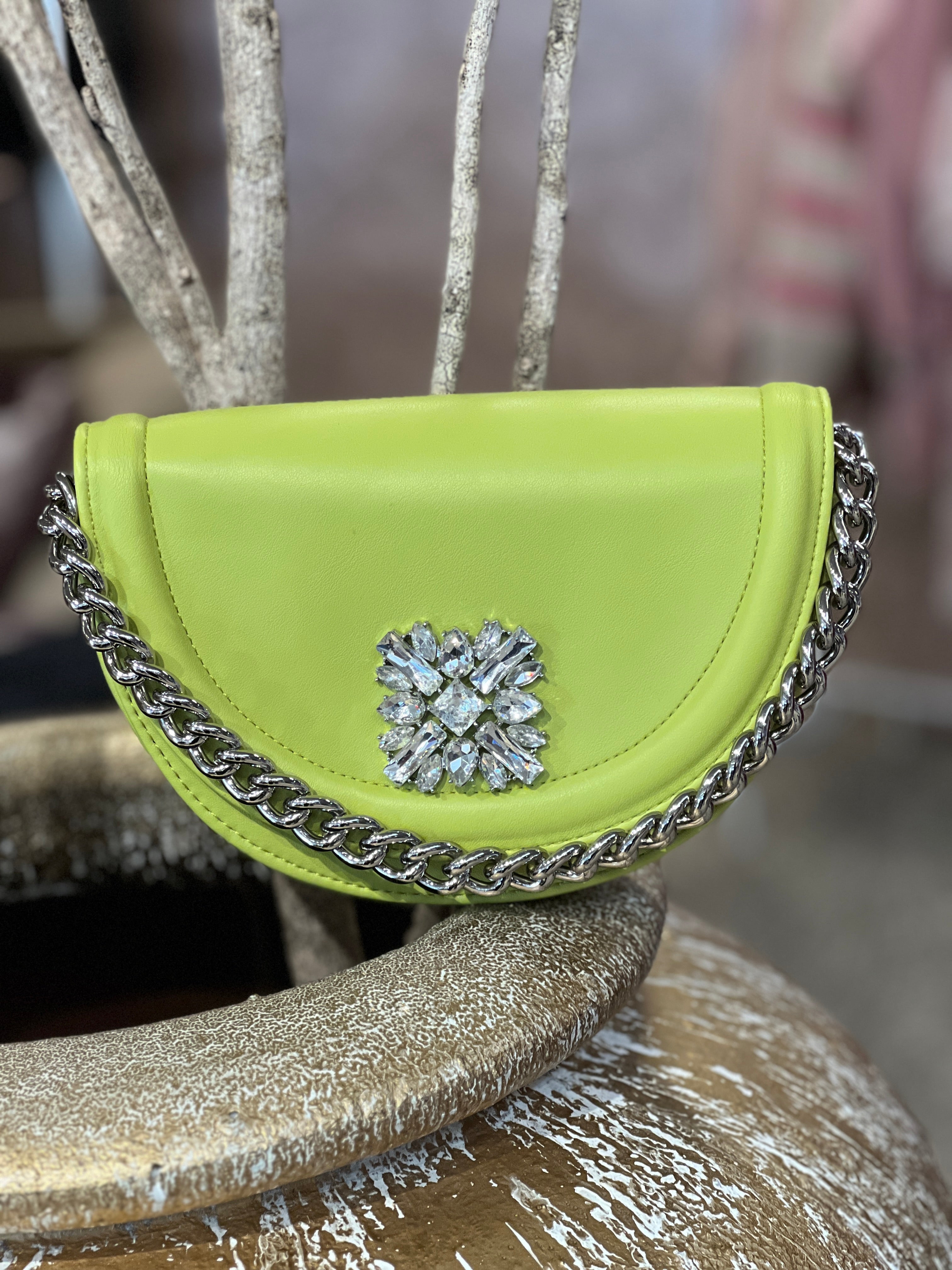 Rose - Liten handväska med stenimitation och silverkedja