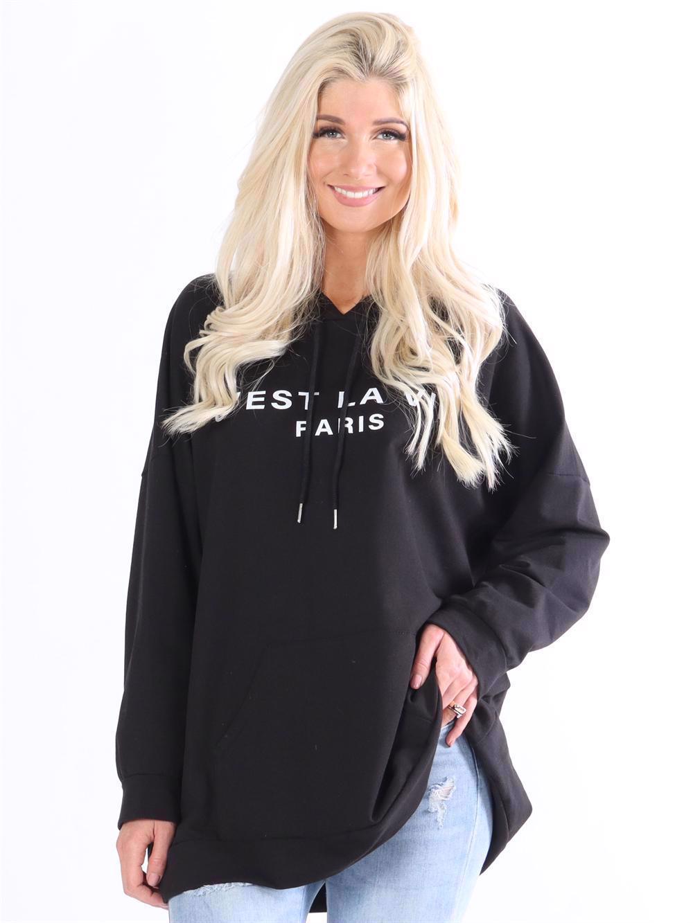 Shila - Hoodie med vit text