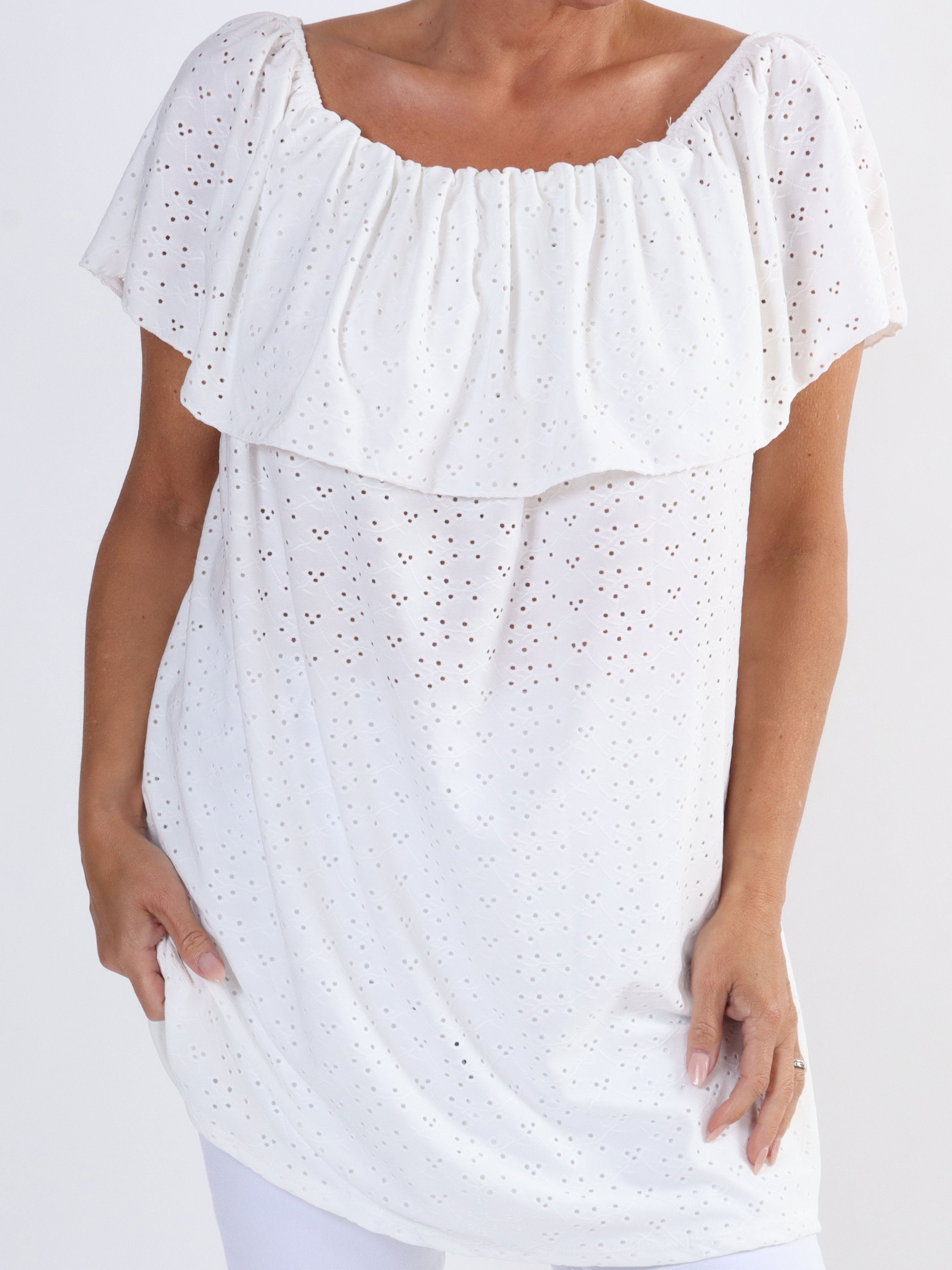 Sienna - Söt stretchig tunika i stora storlekar med broderi anglaise