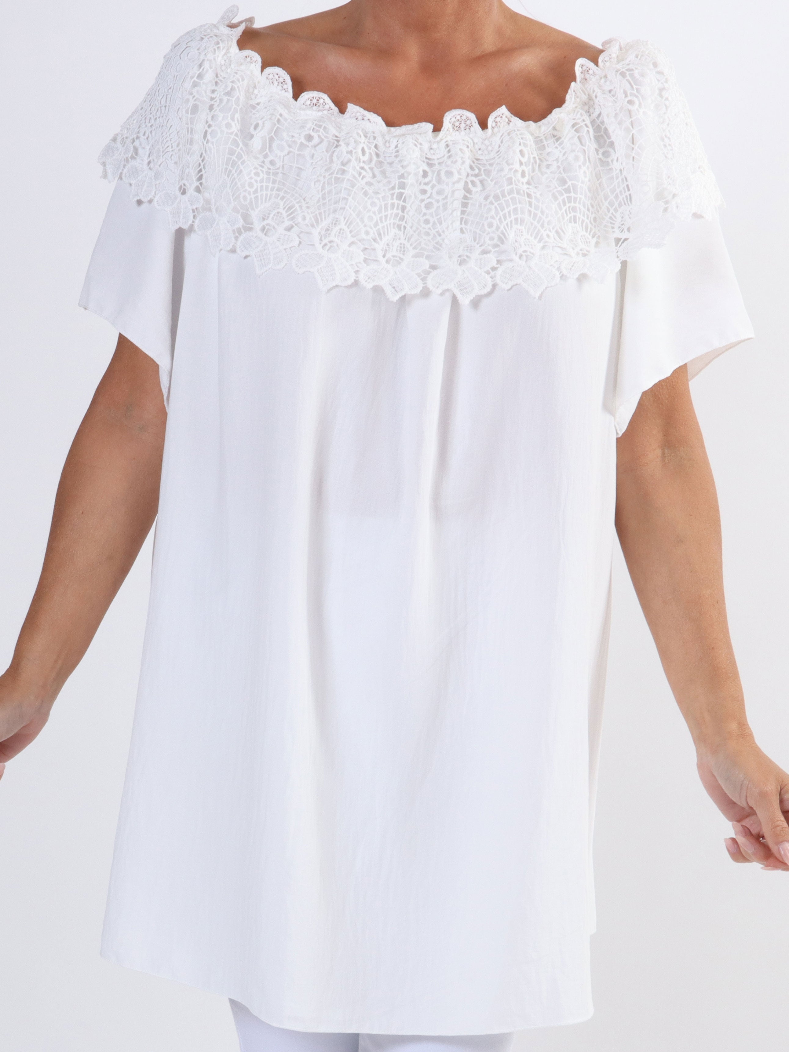 Sydney - Söt tunika i plus size med broderier