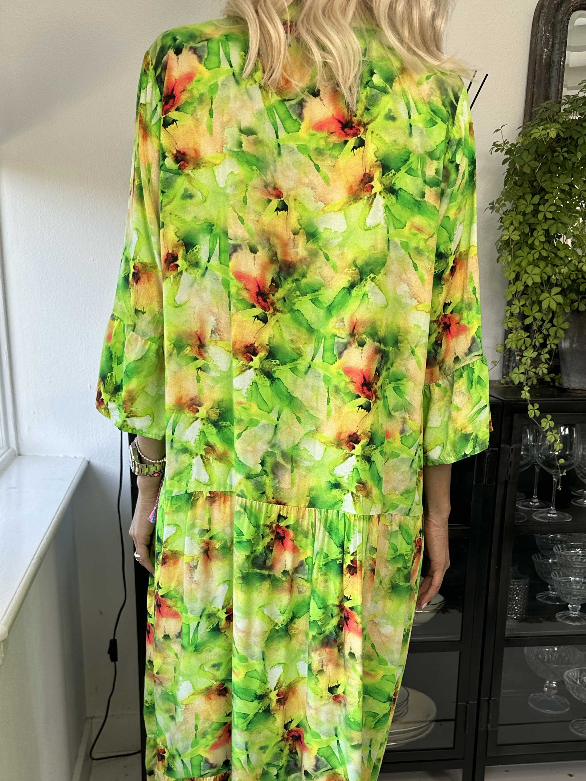 Timian - Lång mönstrad klänning med lager-på-lager-look - Pink