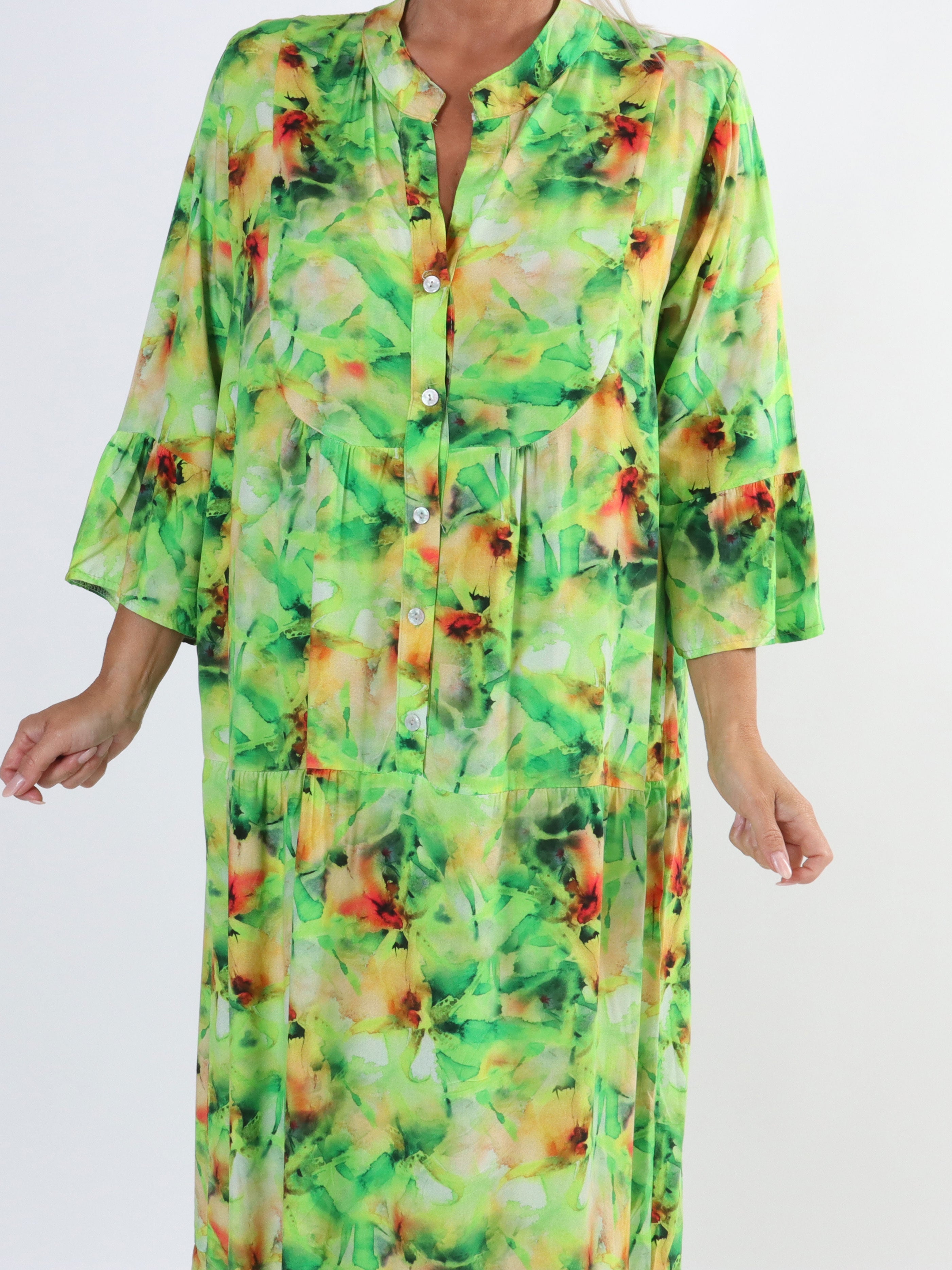 Timian - Lång mönstrad klänning i stora storlekar med lager-på-lager-look - Green