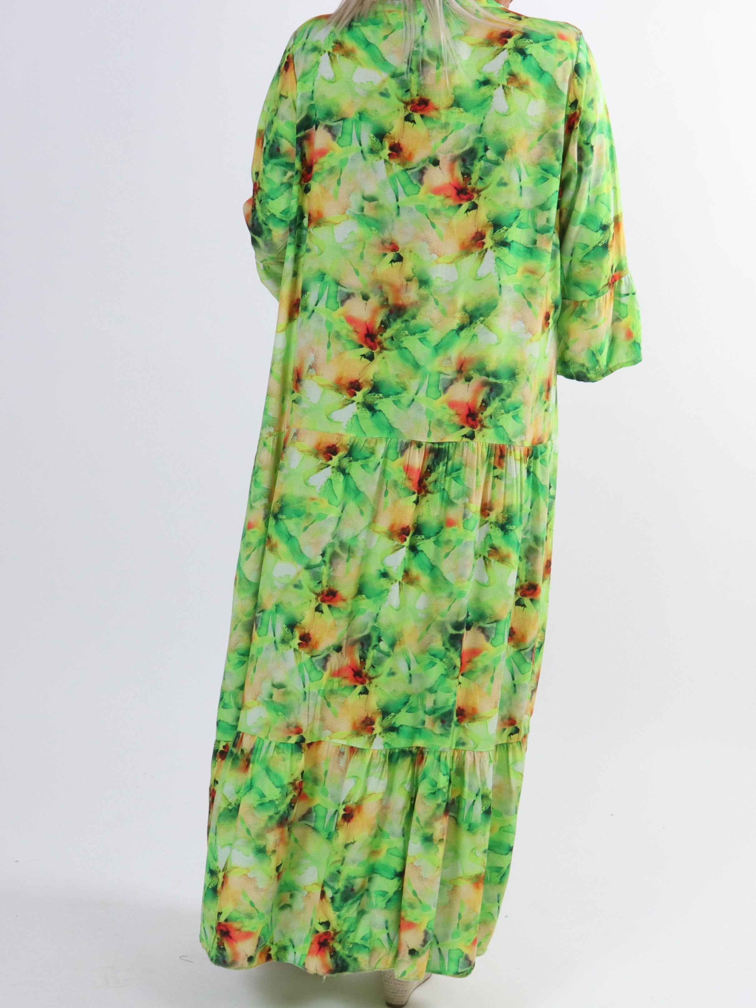 Timian - Lång mönstrad klänning i stora storlekar med lager-på-lager-look - Pink