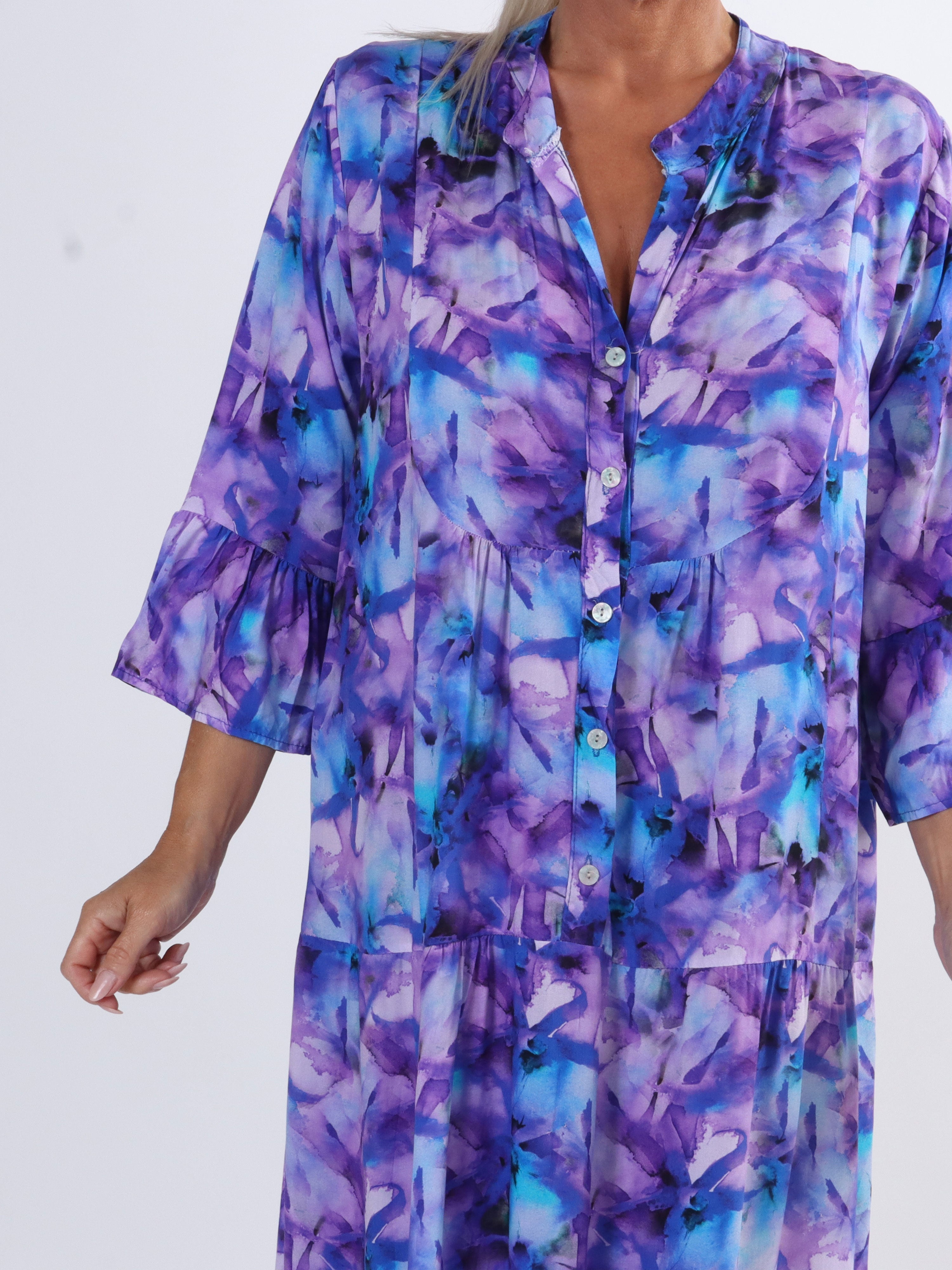 Timian - Lång mönstrad klänning i stora storlekar med lager-på-lager-look