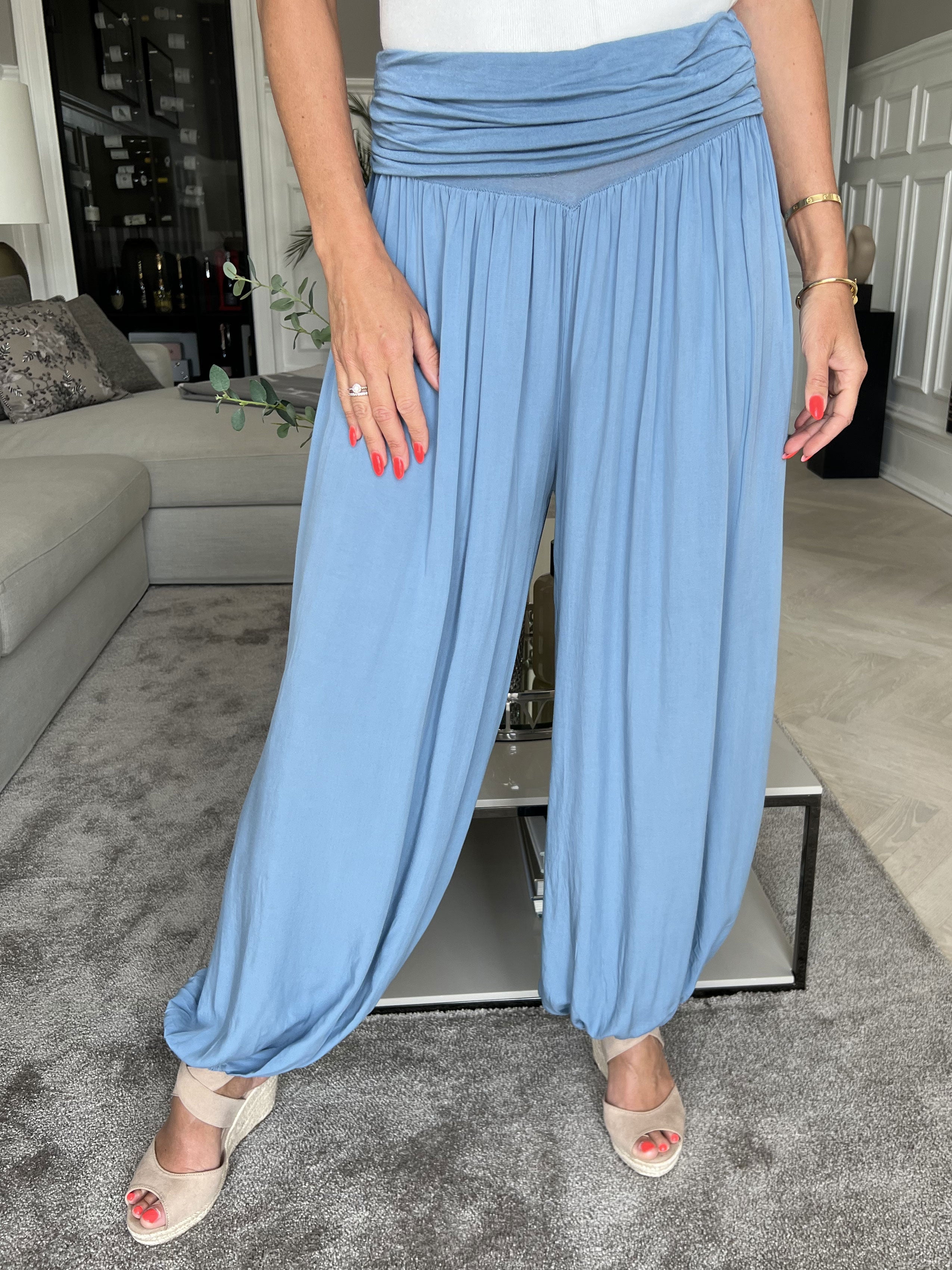 Vibe - Lätta och lösa byxor med resår i midjan