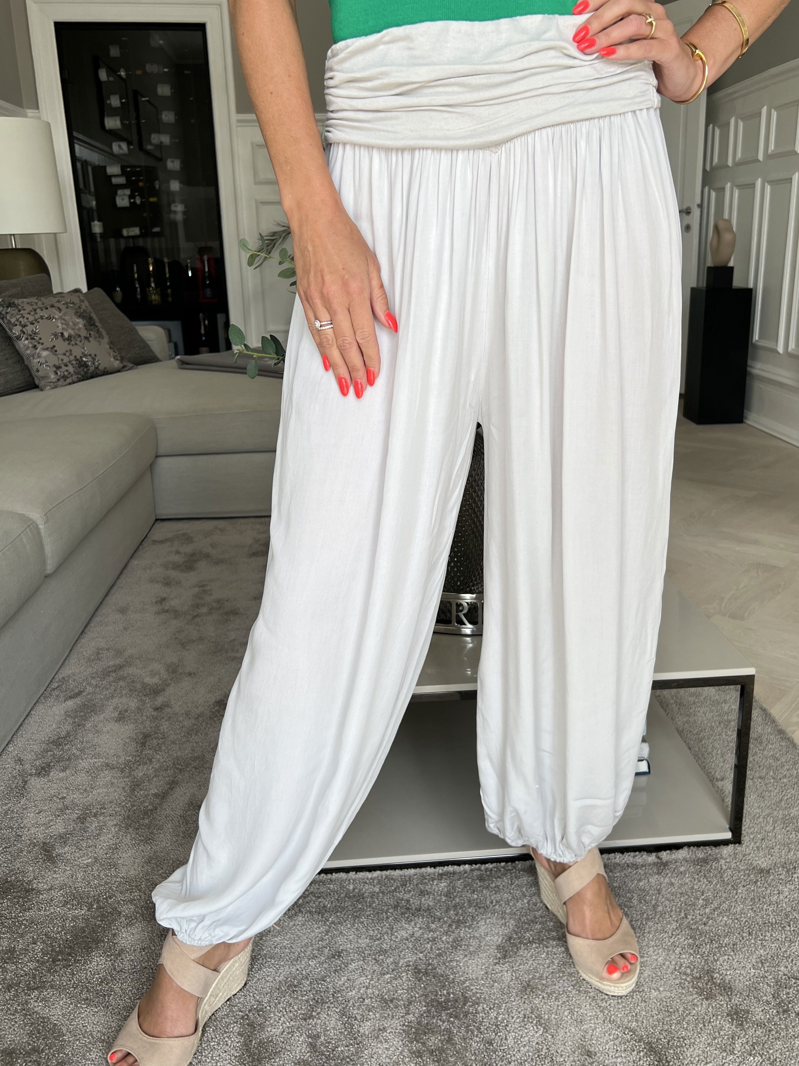 Vibe - Lätta och lösa byxor med resår i midjan