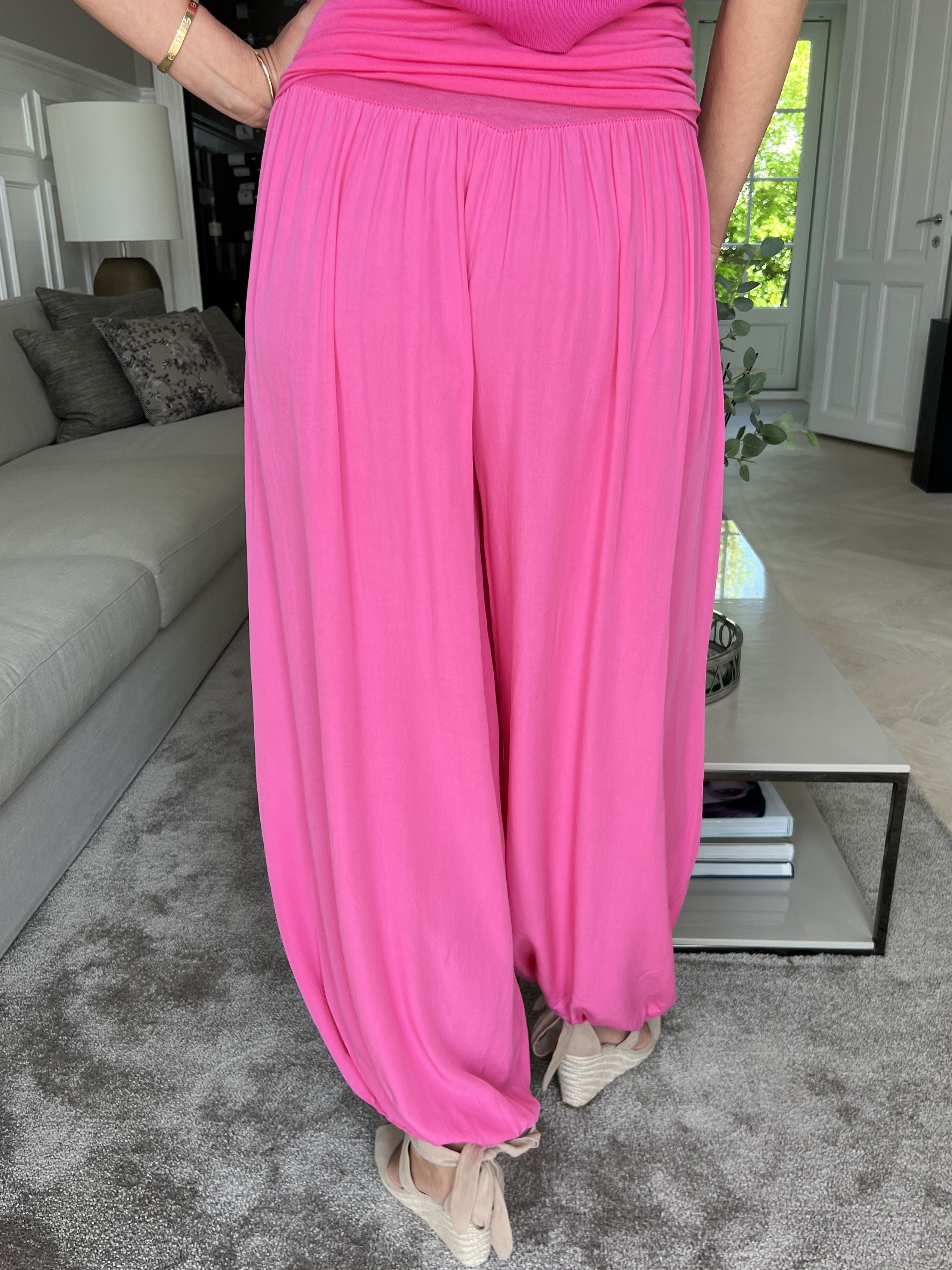 Vibe - Lätta och lösa byxor med resår i midjan