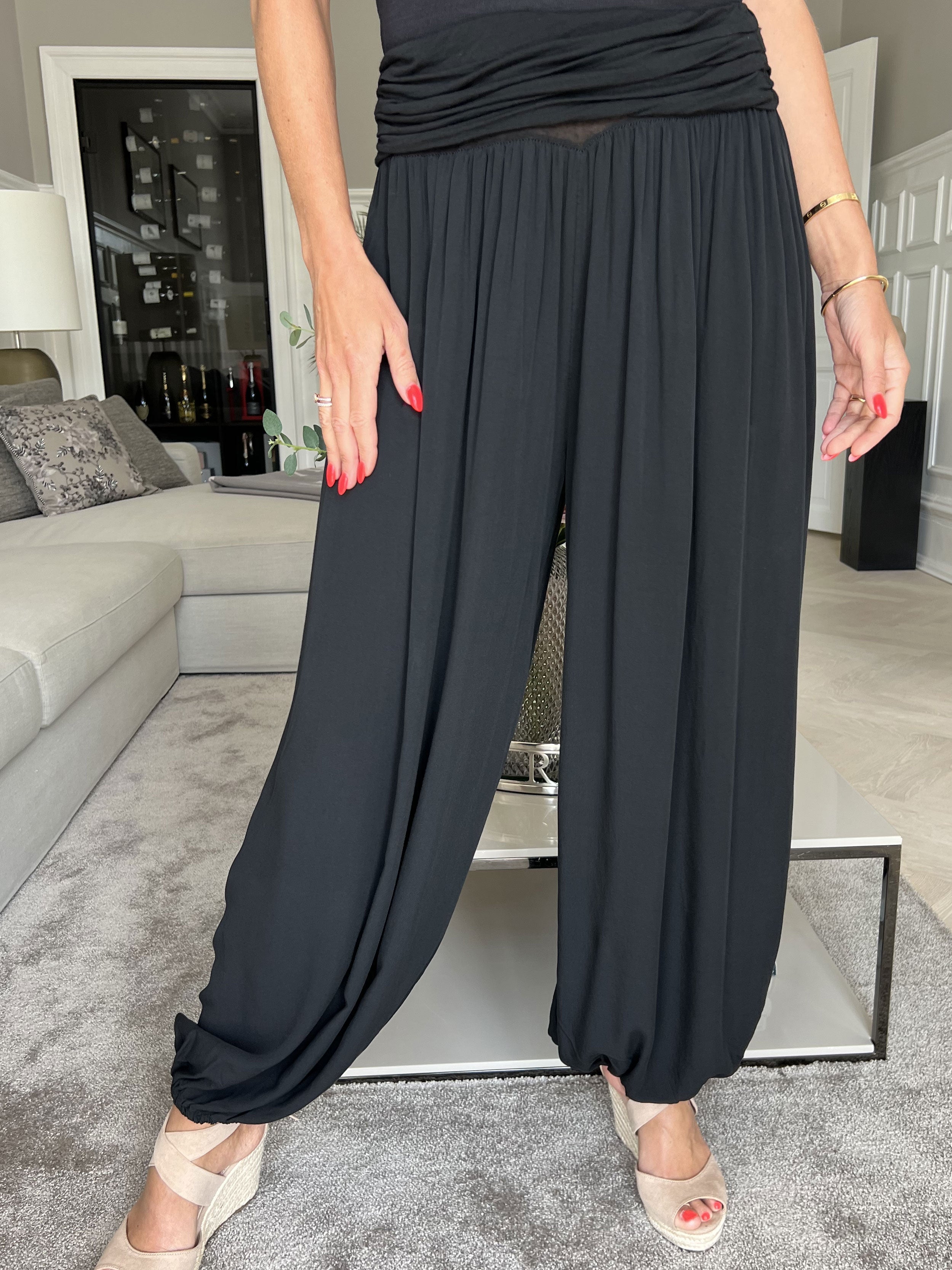 Vibe - Lätta och lösa byxor med resår i midjan