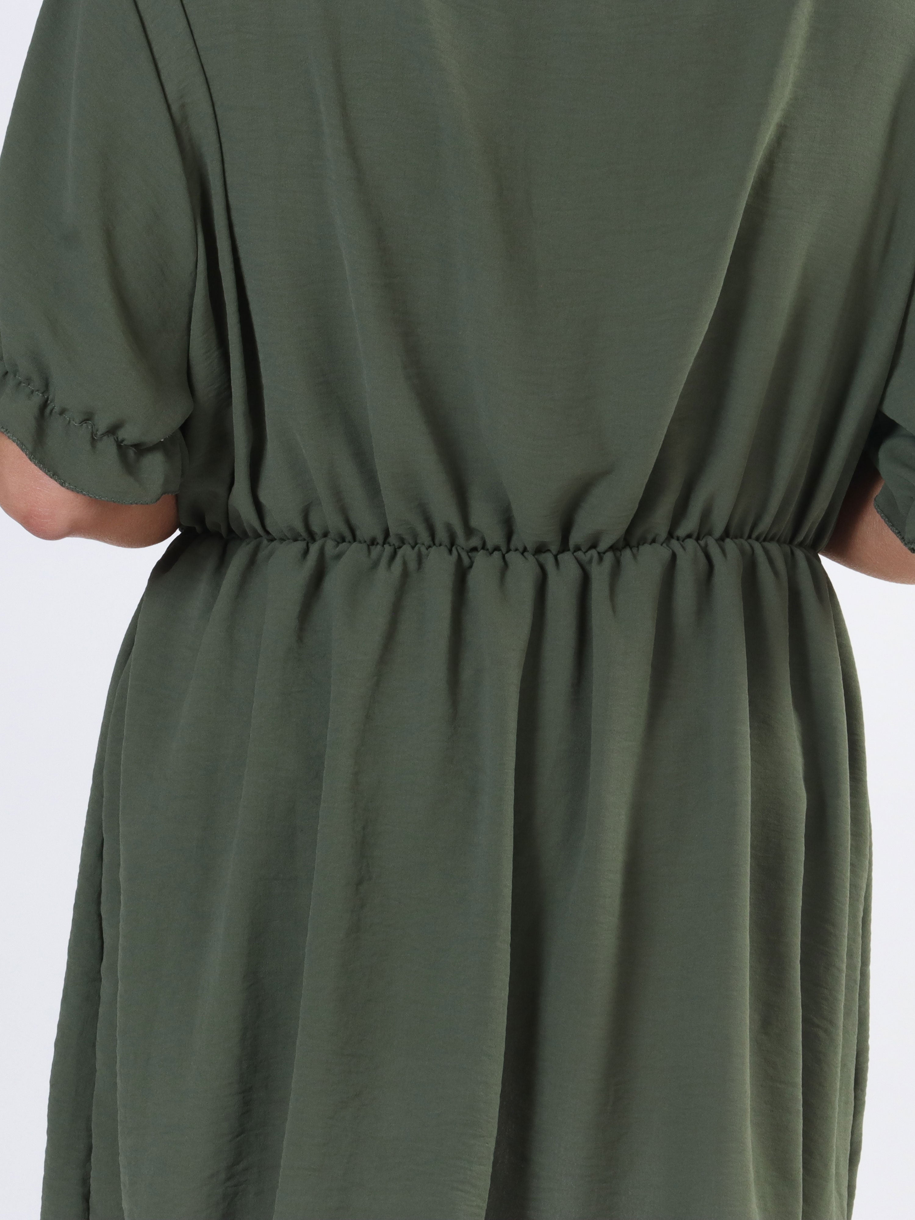 Yda Plain Short Sleeve - Söt plus size-blus med resår i midjan - Army